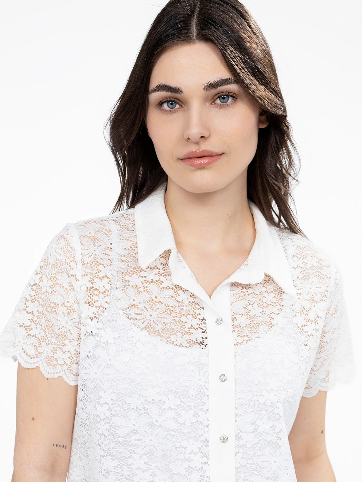 Blouse ample à manches courtes avec boutons
