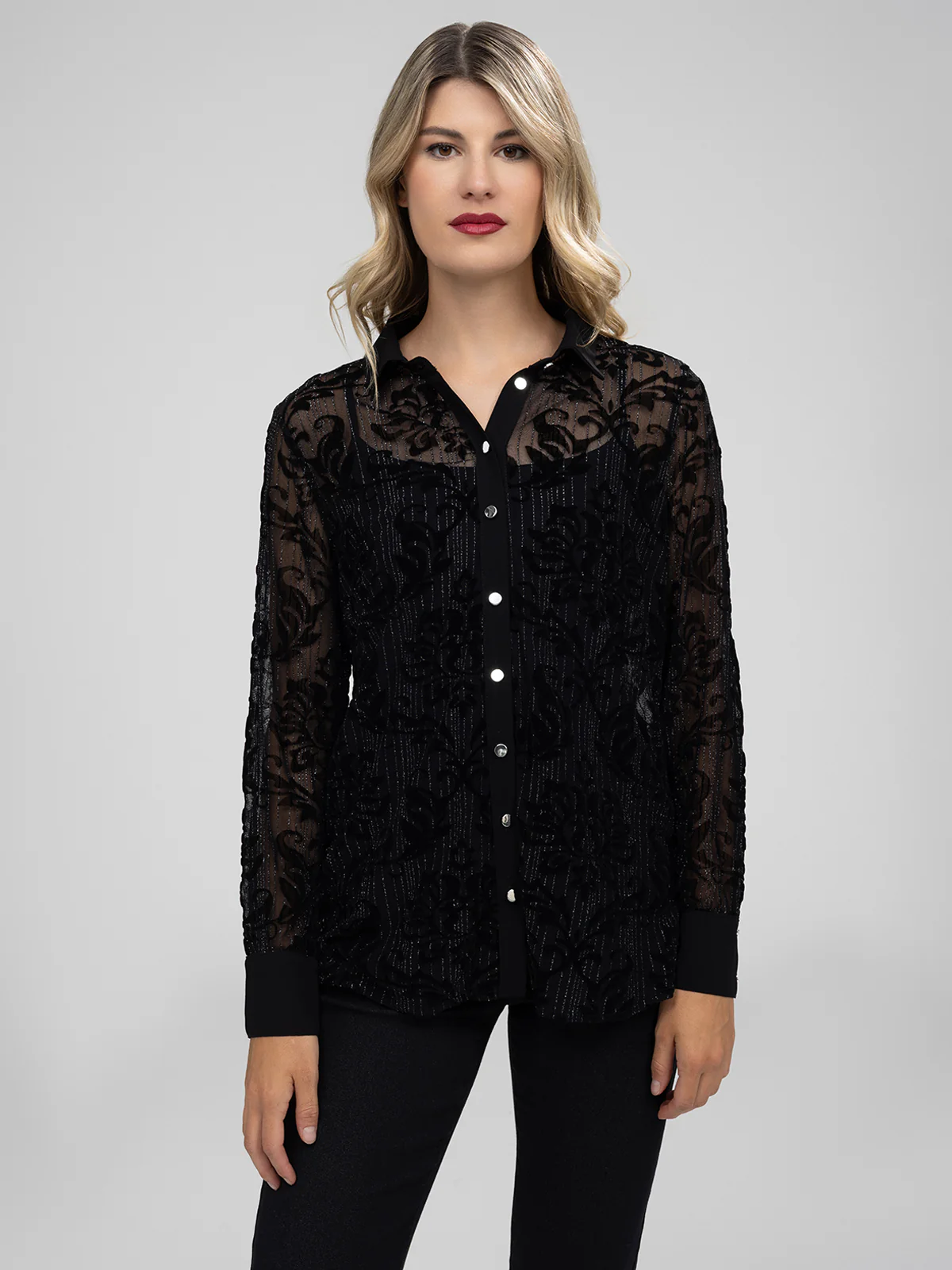Blouse longueur tunique à manches longues avec boutons
