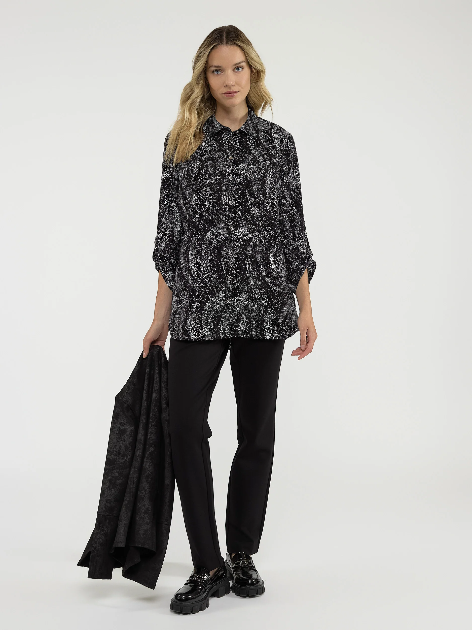 Blouse longueur tunique ample à manches 3/4 avec boutons