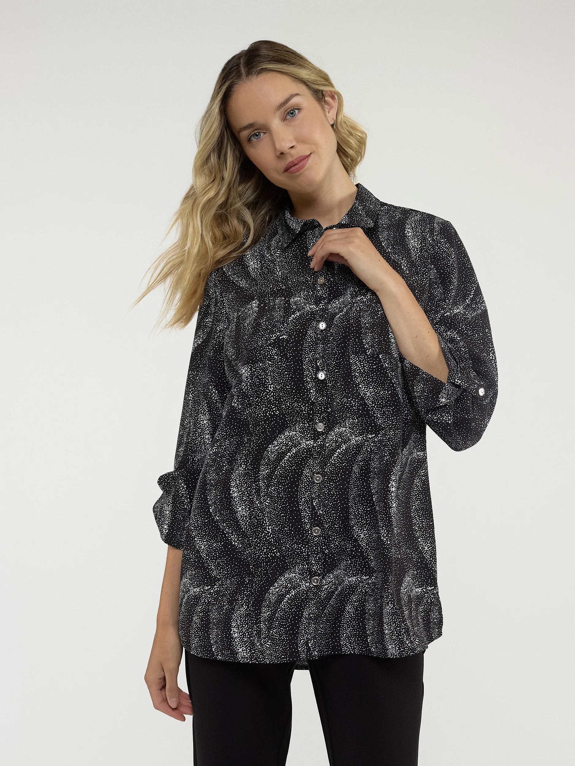Blouse longueur tunique ample à manches 3/4 avec boutons - Image 2