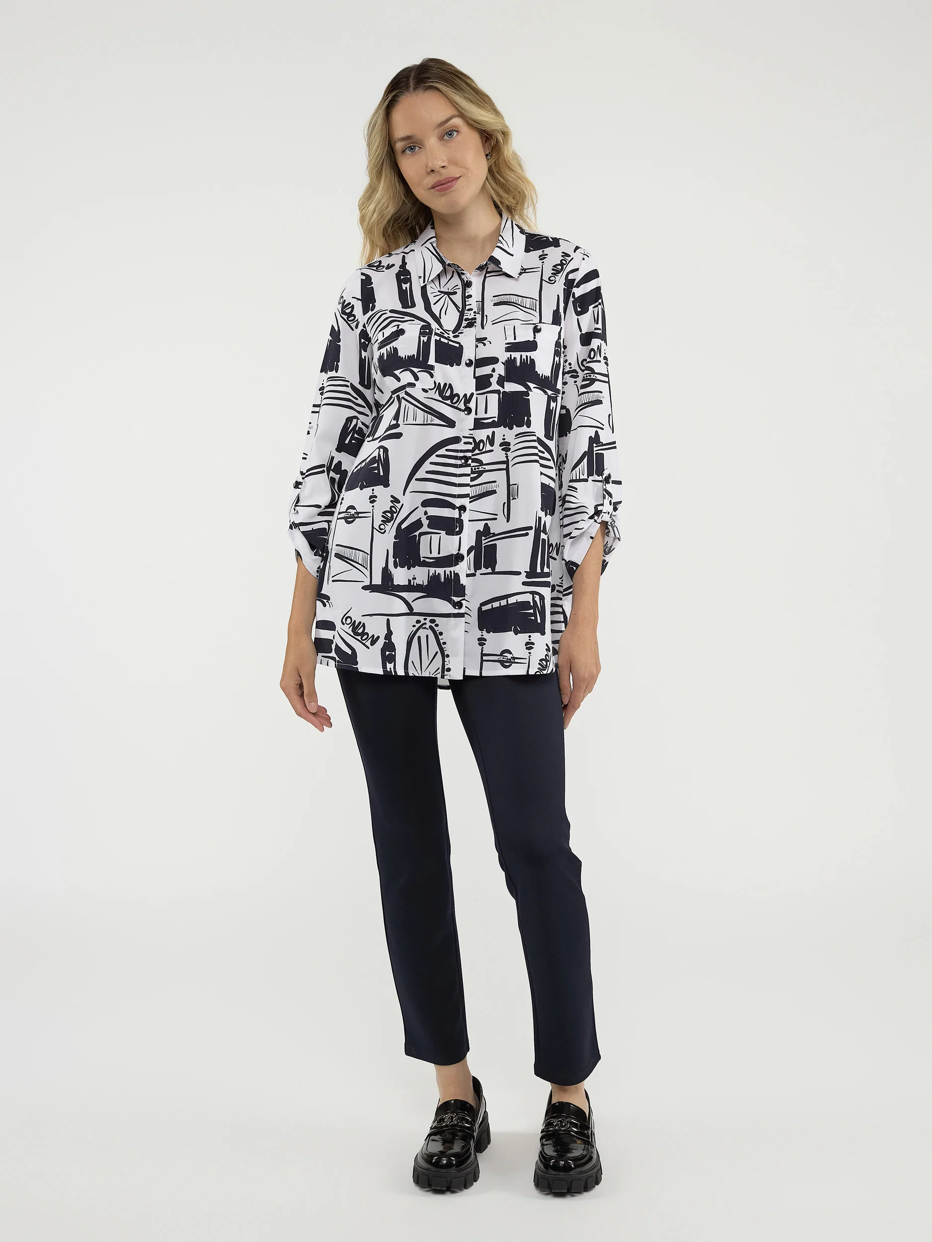 Blouse longueur tunique ample à manches 3/4 avec boutons - Image 9