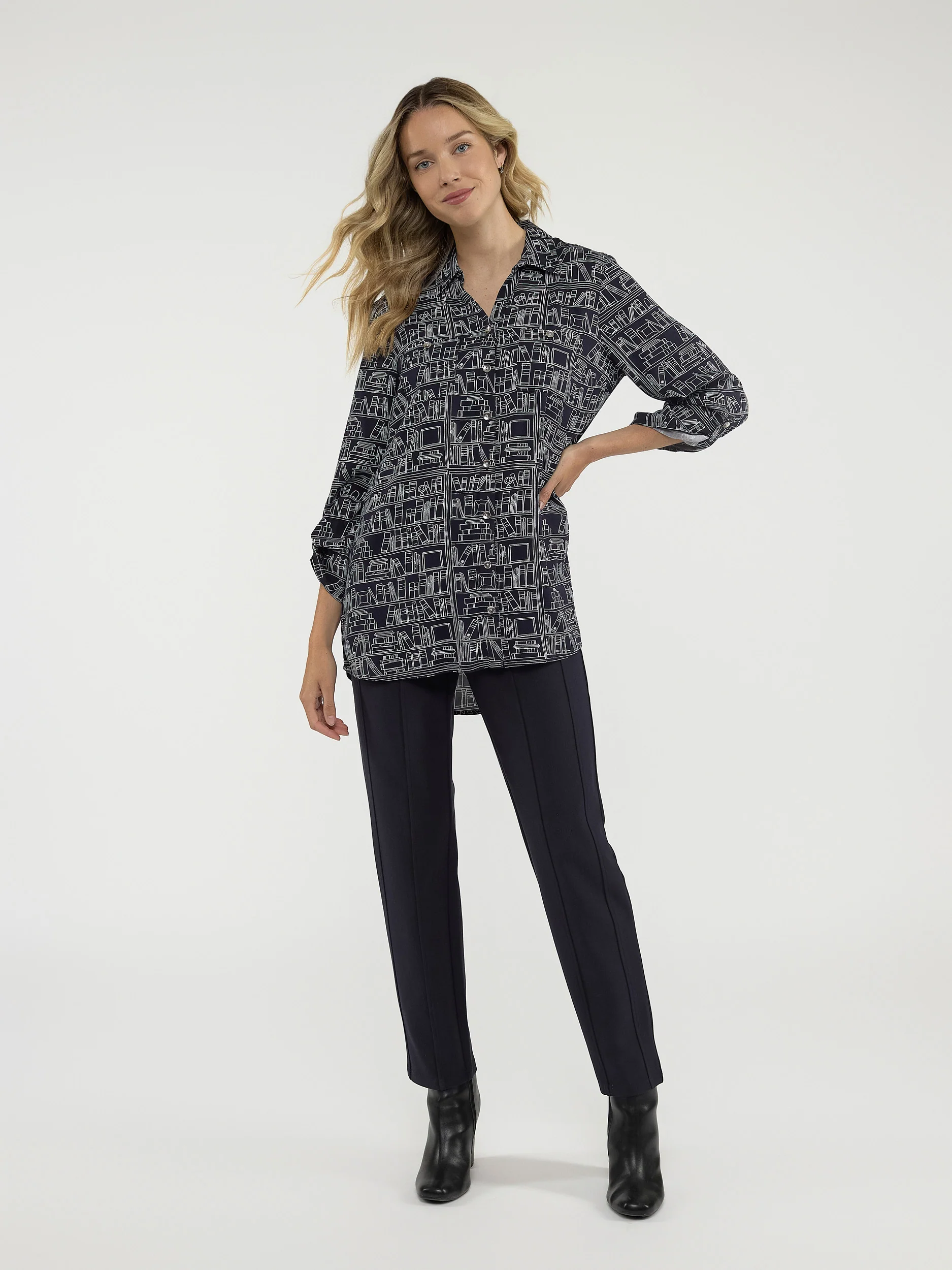Blouse longueur tunique ample à manches 3/4 avec boutons