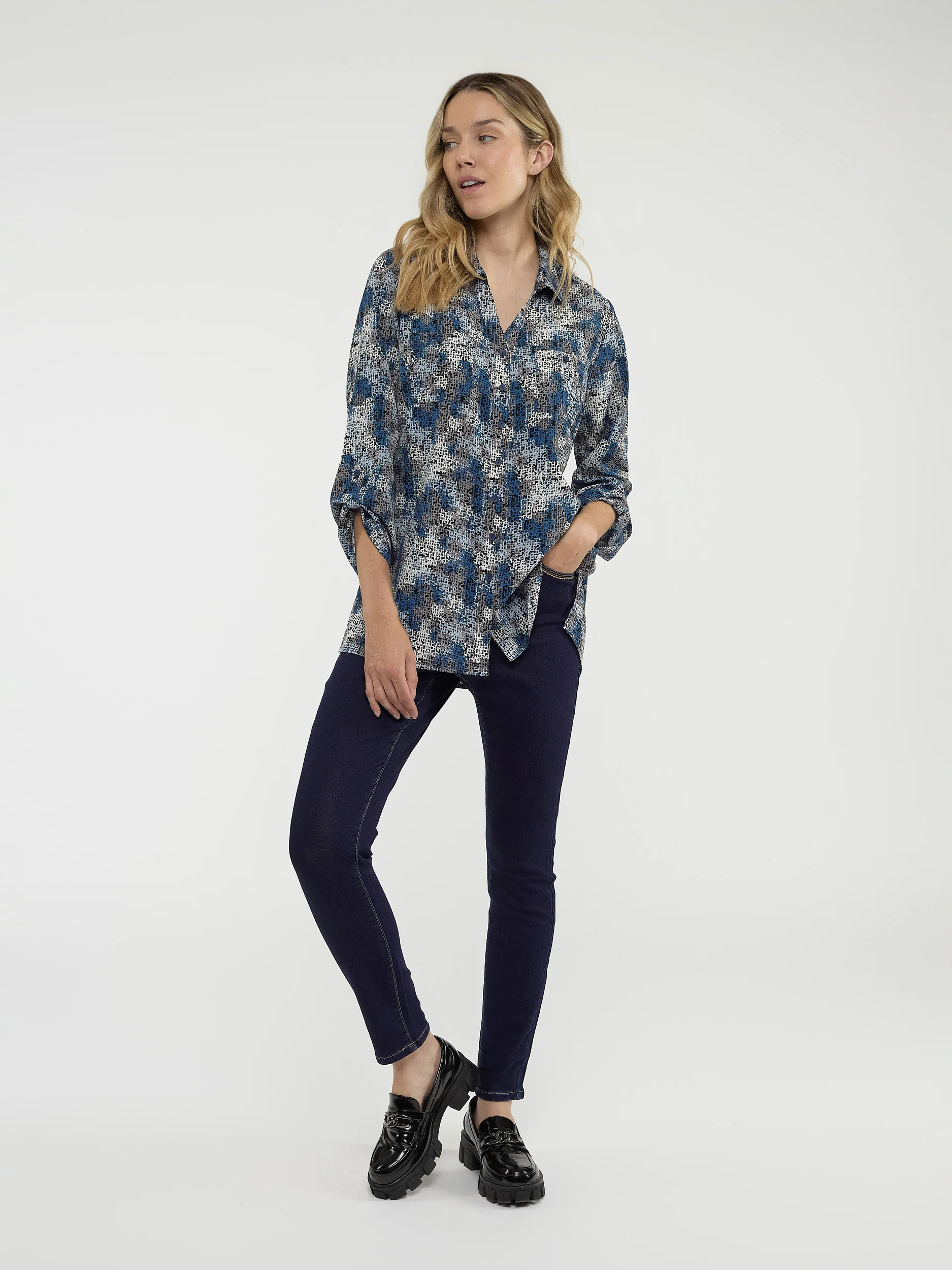 Blouse longueur tunique ample à manches 3/4 avec boutons - Image 5