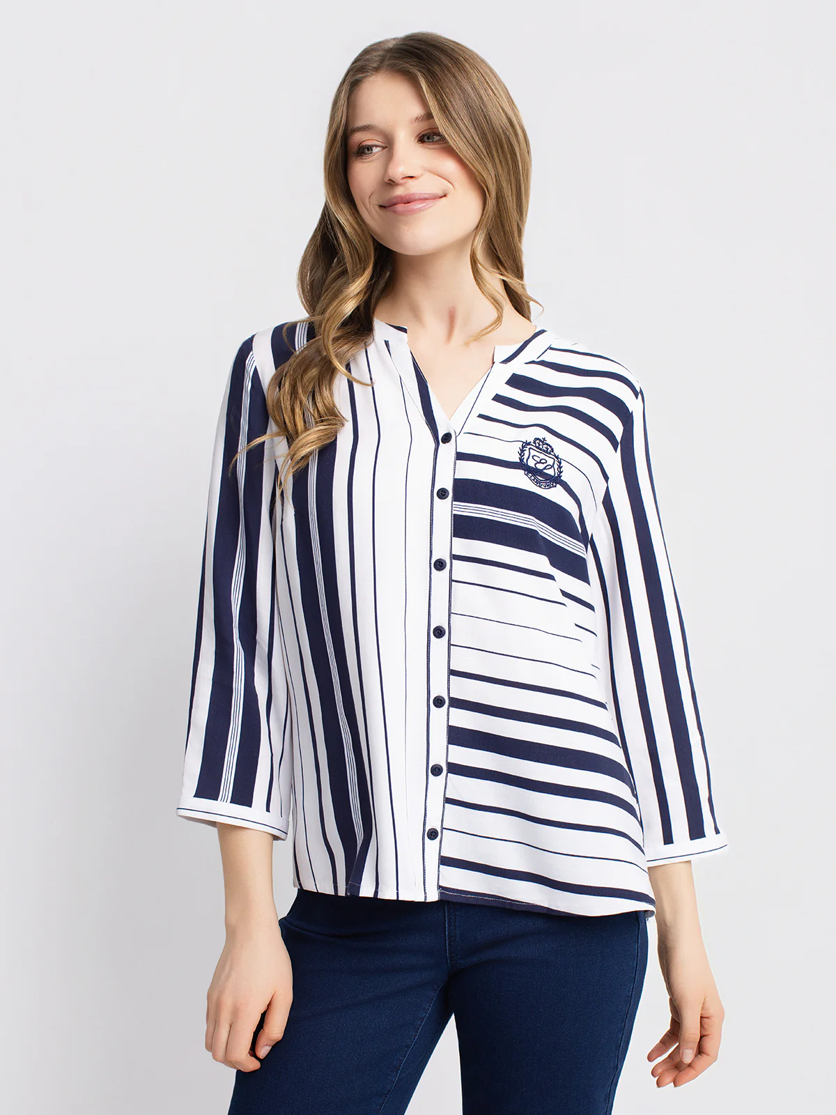 Blouse longueur tunique ample à manches 3/4 avec boutons - Image 5