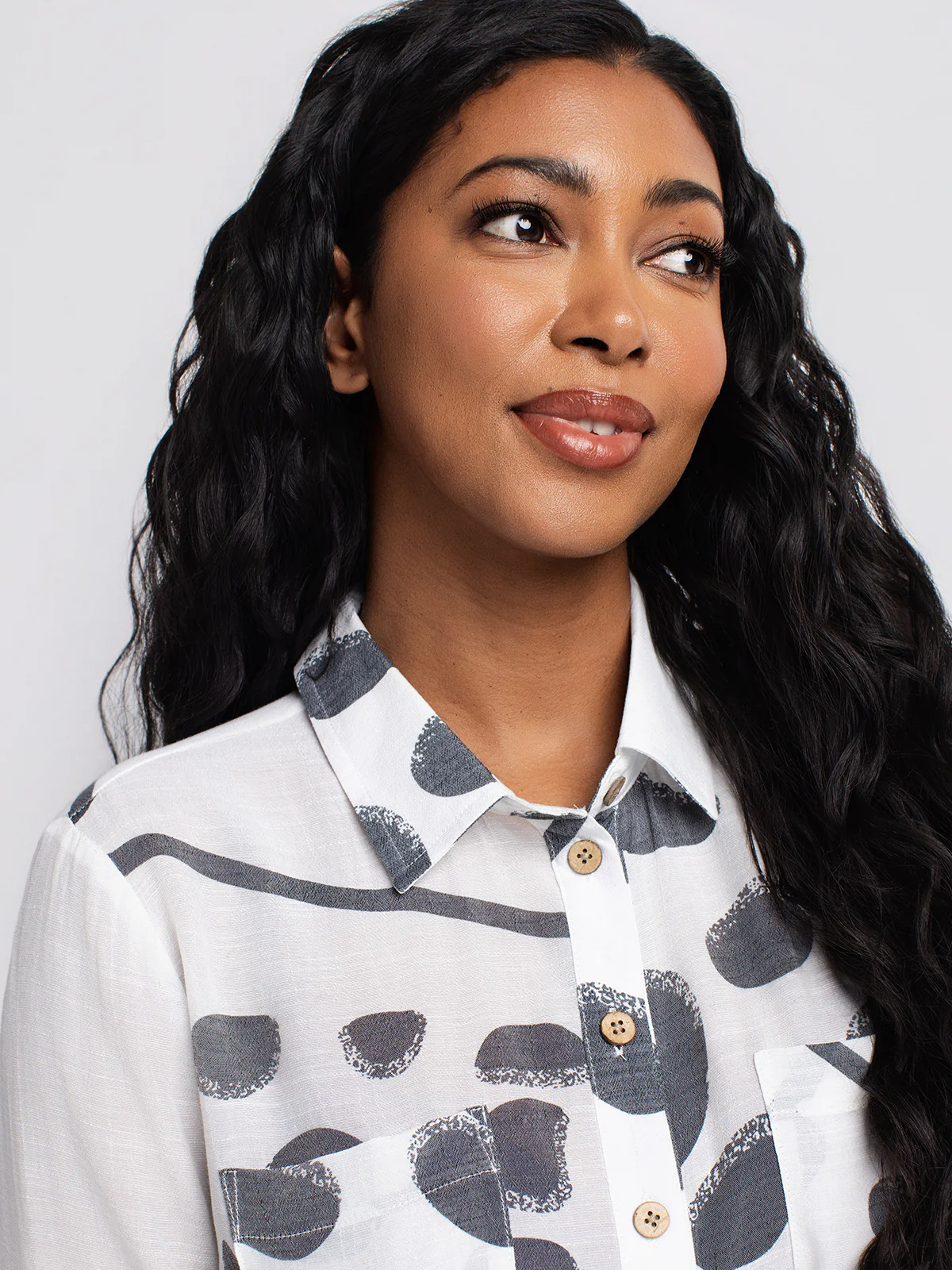 Blouse longueur tunique ample à manches 3/4 avec boutons - Image 2