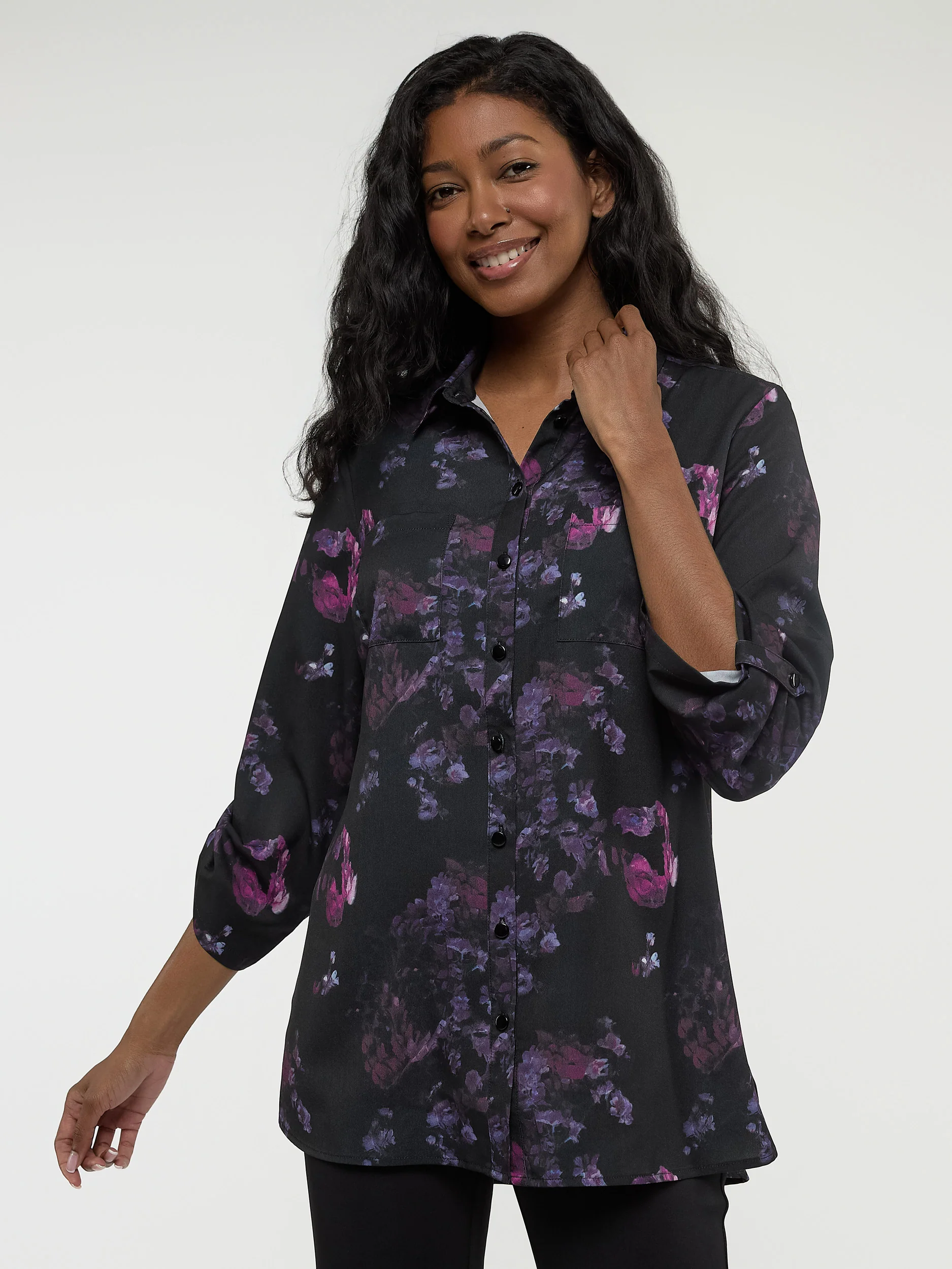 Blouse longueur tunique semi-ajustée à manches 3/4 avec boutons - Image 2