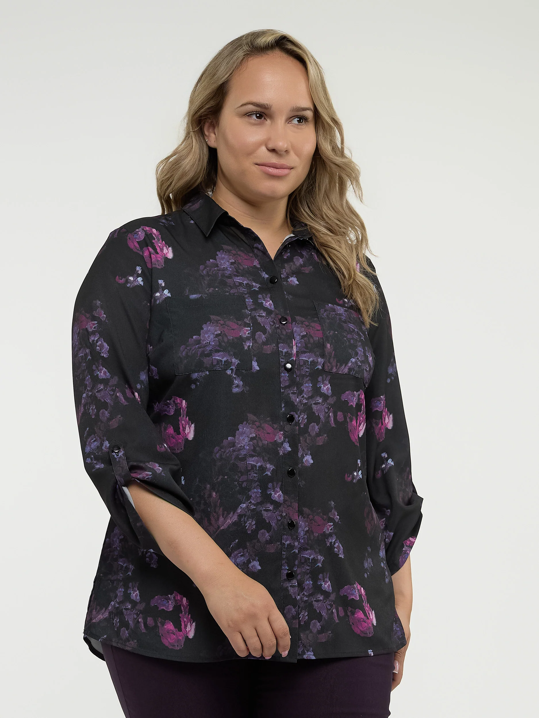 Blouse longueur tunique semi-ajustée à manches 3/4 avec boutons - Image 5