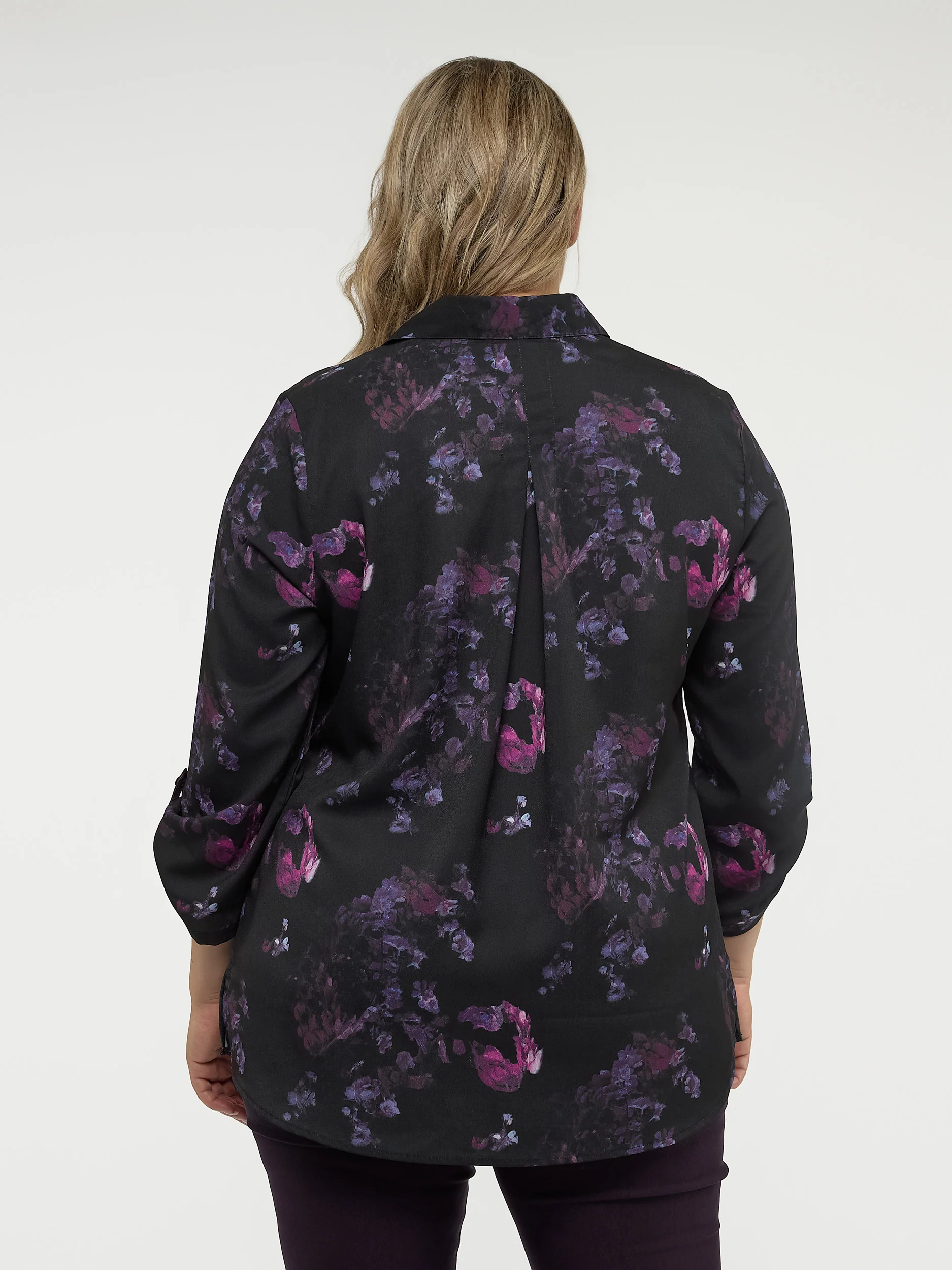Blouse longueur tunique semi-ajustée à manches 3/4 avec boutons - Image 6