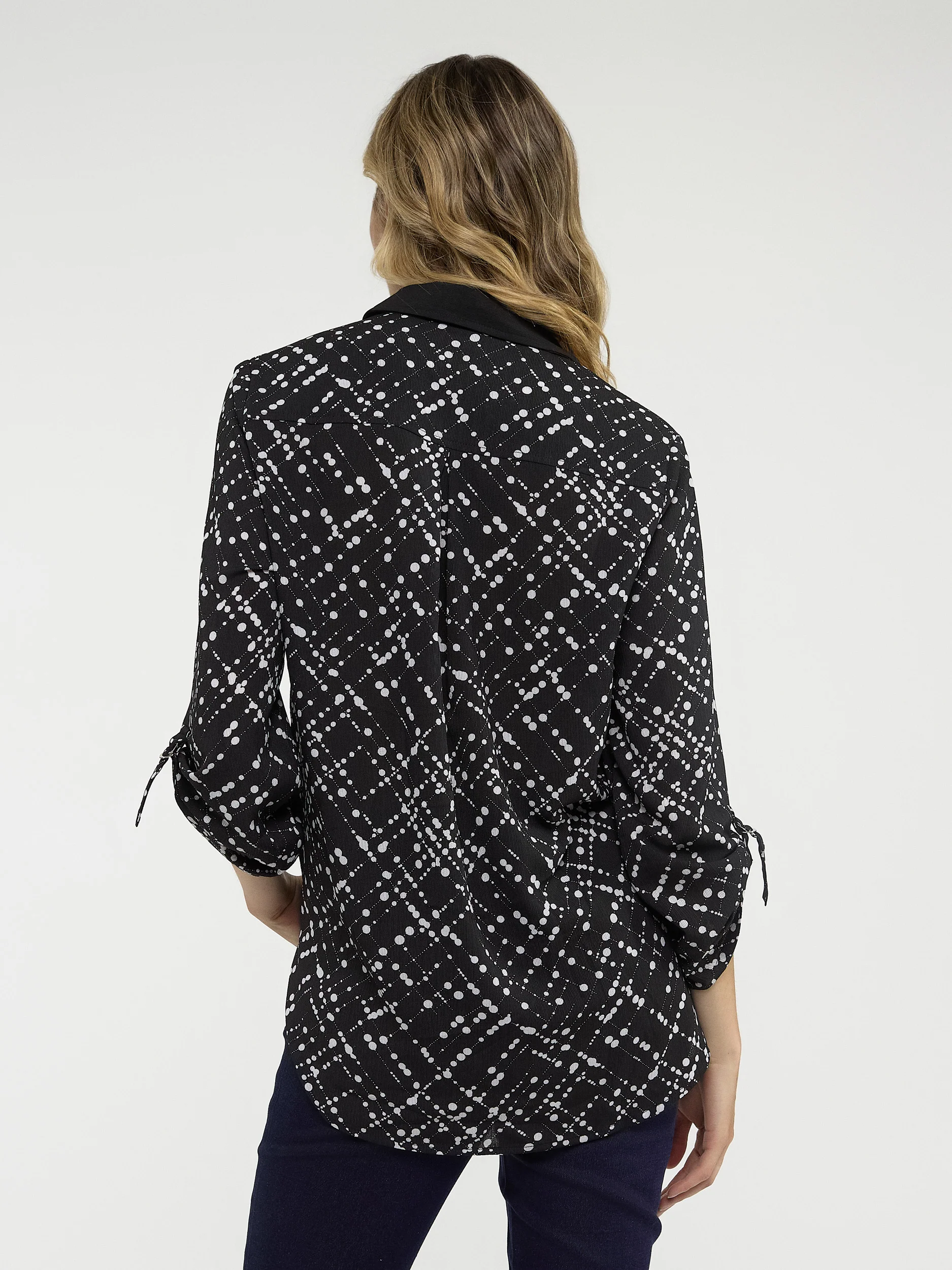 Blouse longueur tunique semi-ajustée à manches 3/4 avec boutons - Image 3