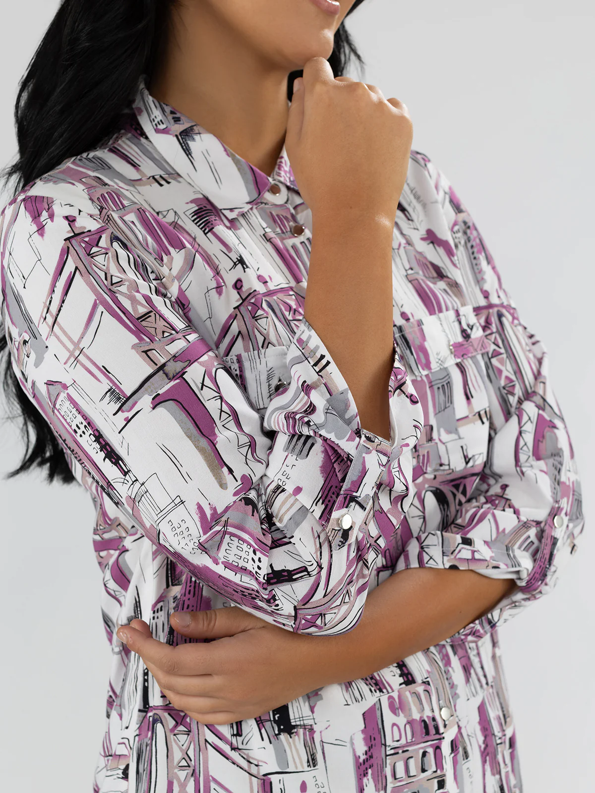 Blouse longueur tunique semi-ajustée à manches 3/4 avec boutons - Image 3