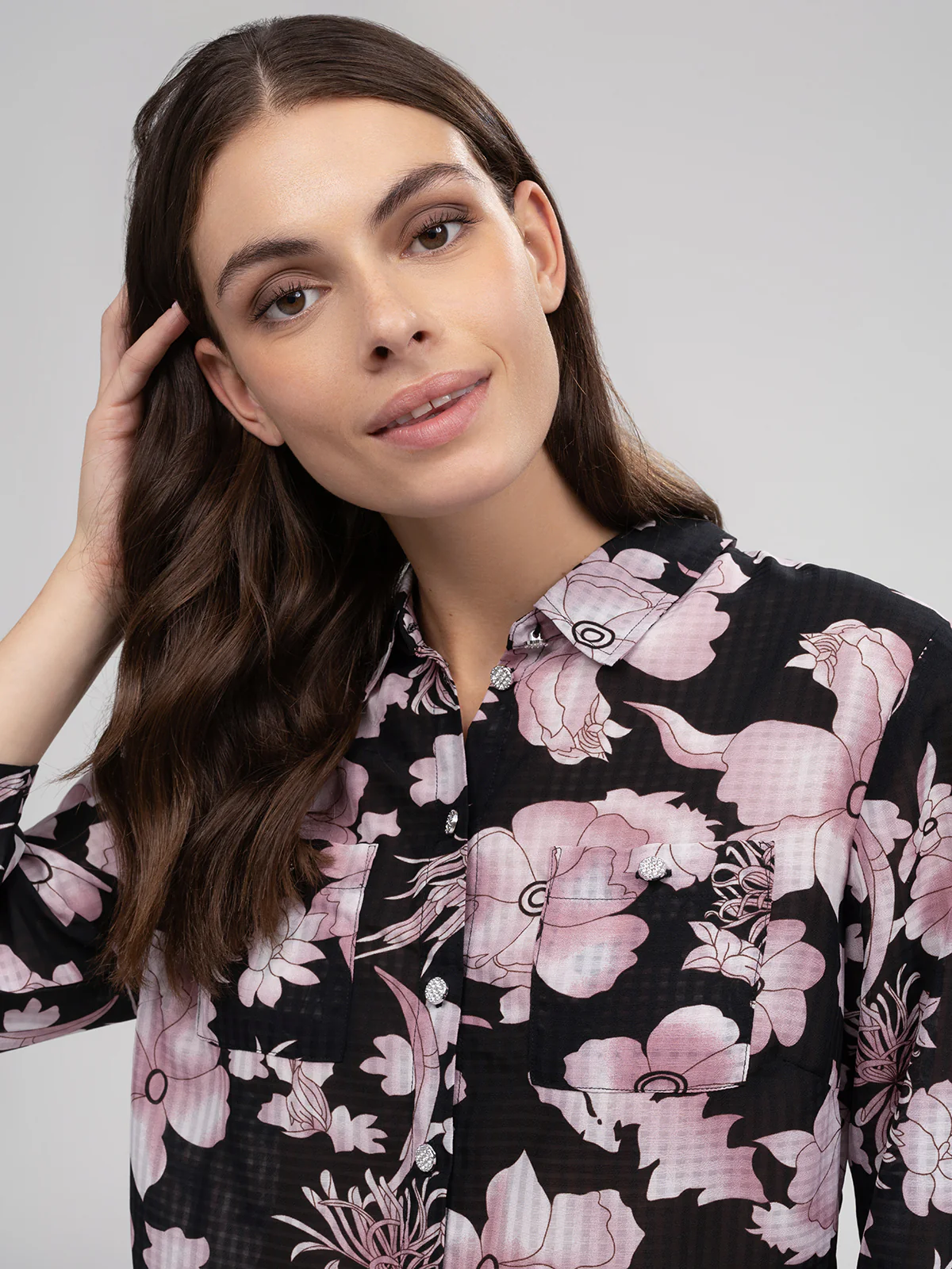 Blouse longueur tunique semi-ajustée à manches 3/4 avec boutons - Image 2