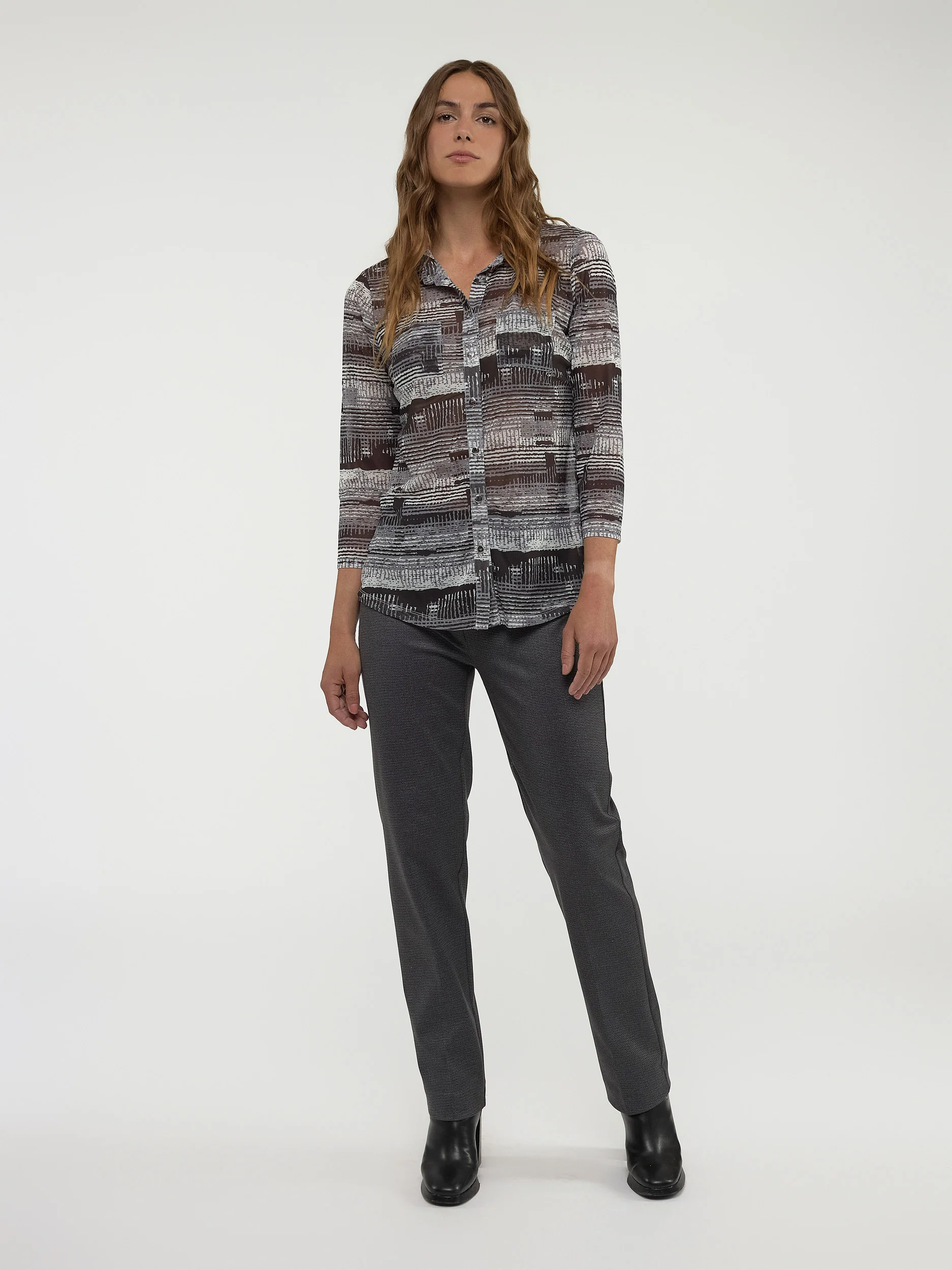 Blouse semi-ajustée à manches 3/4 avec boutons