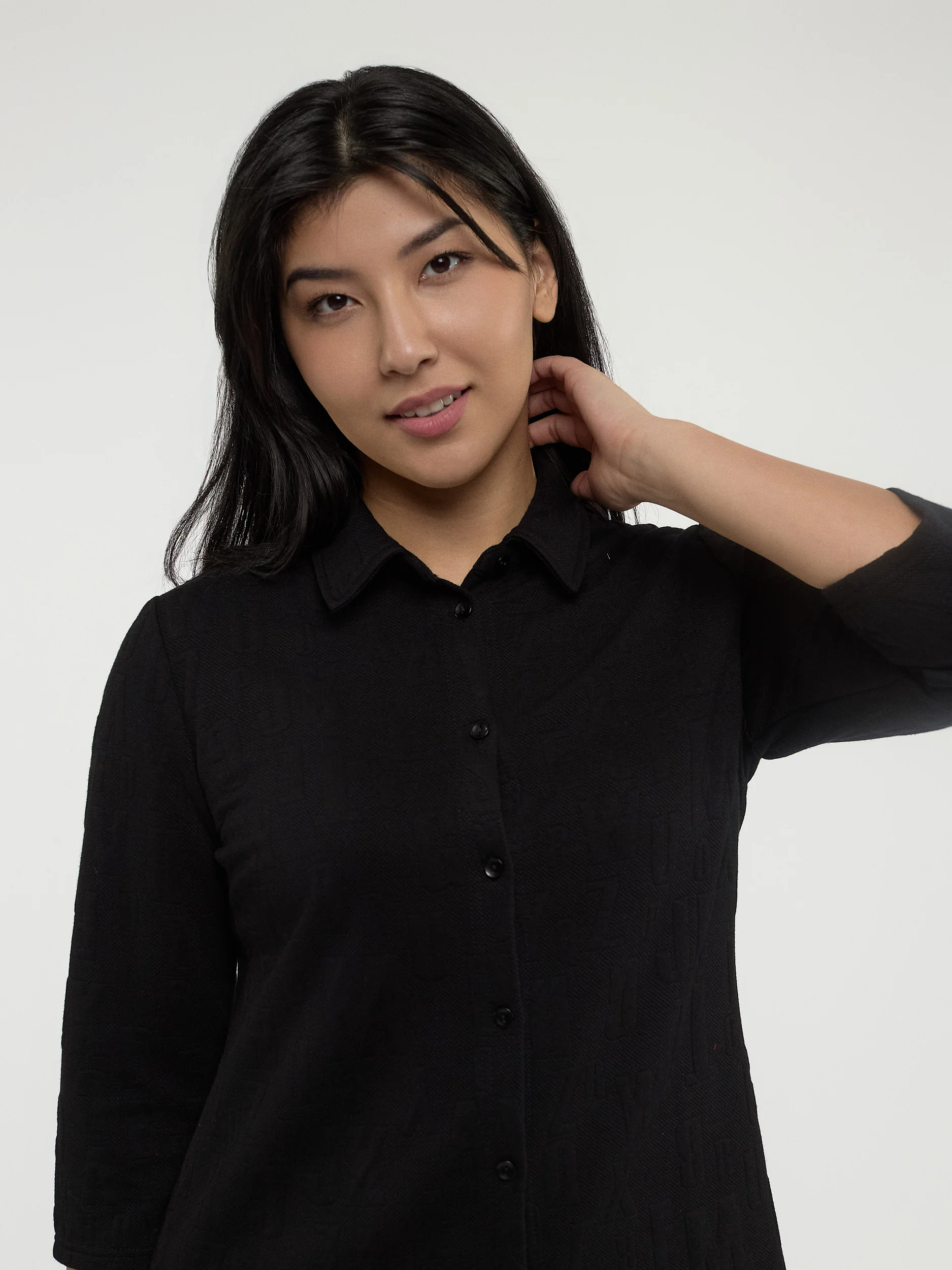 Blouse semi-ajustée à manches 3/4 avec boutons - Image 2