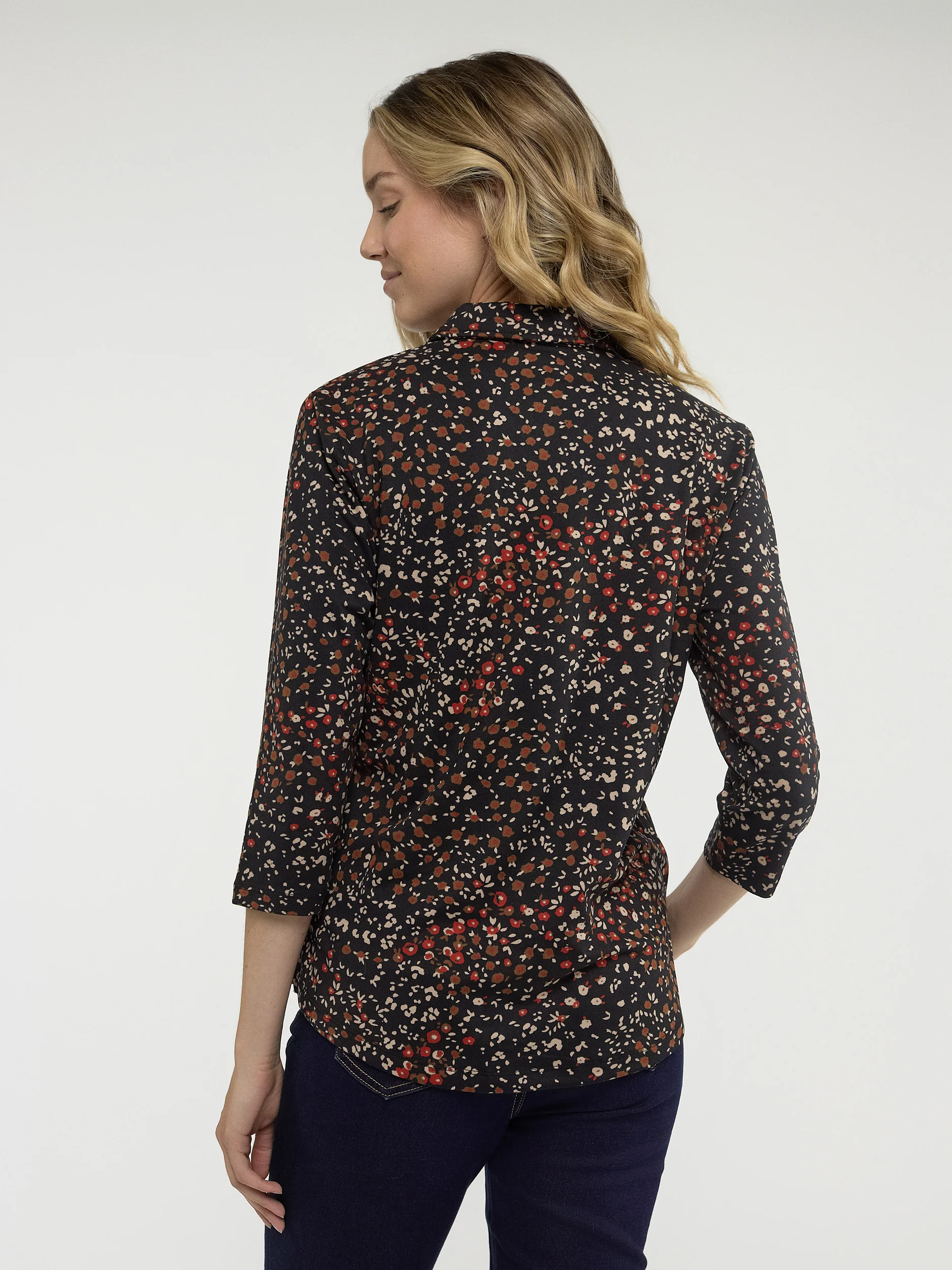 Blouse semi-ajustée à manches 3/4 avec boutons - Image 3