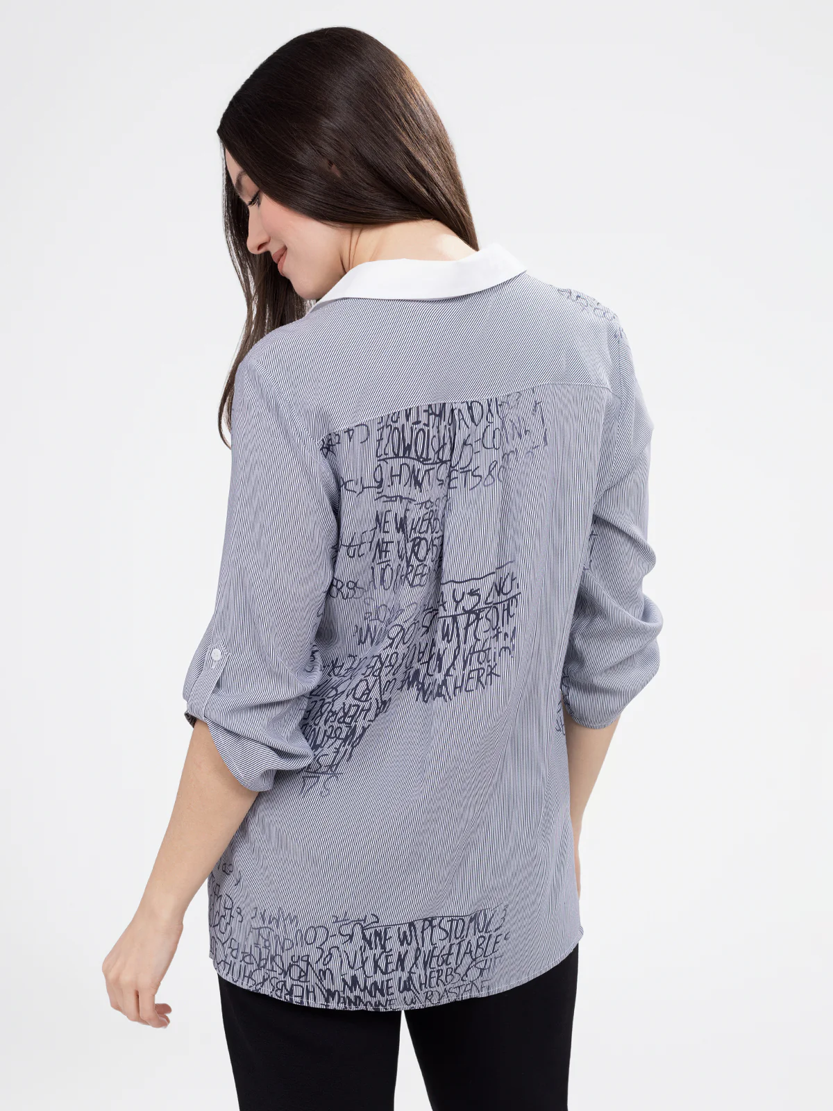 Blouse semi-ajustée à manches 3/4 avec boutons - Image 3