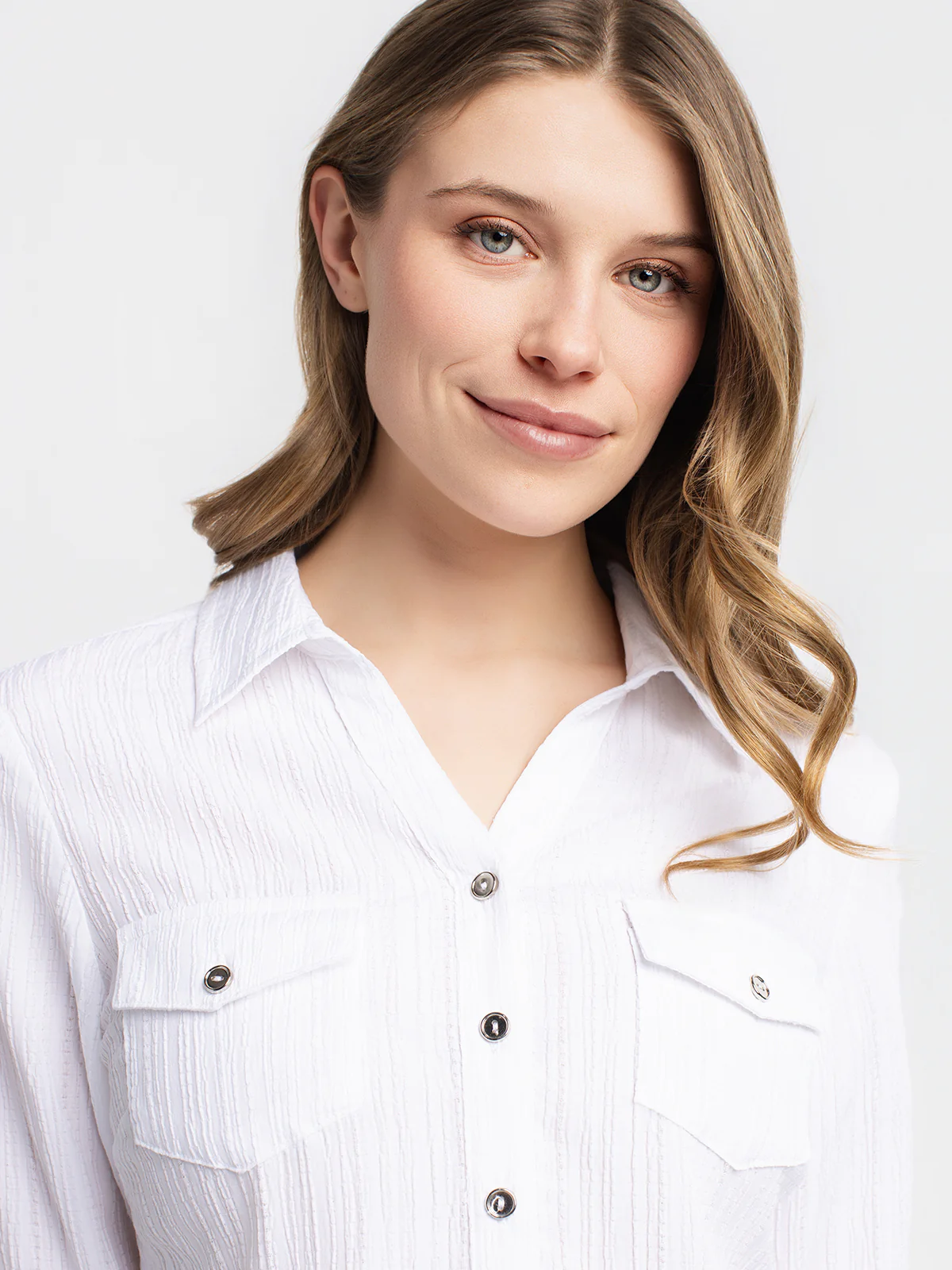 Blouse semi-ajustée à manches 3/4 avec boutons - Image 10