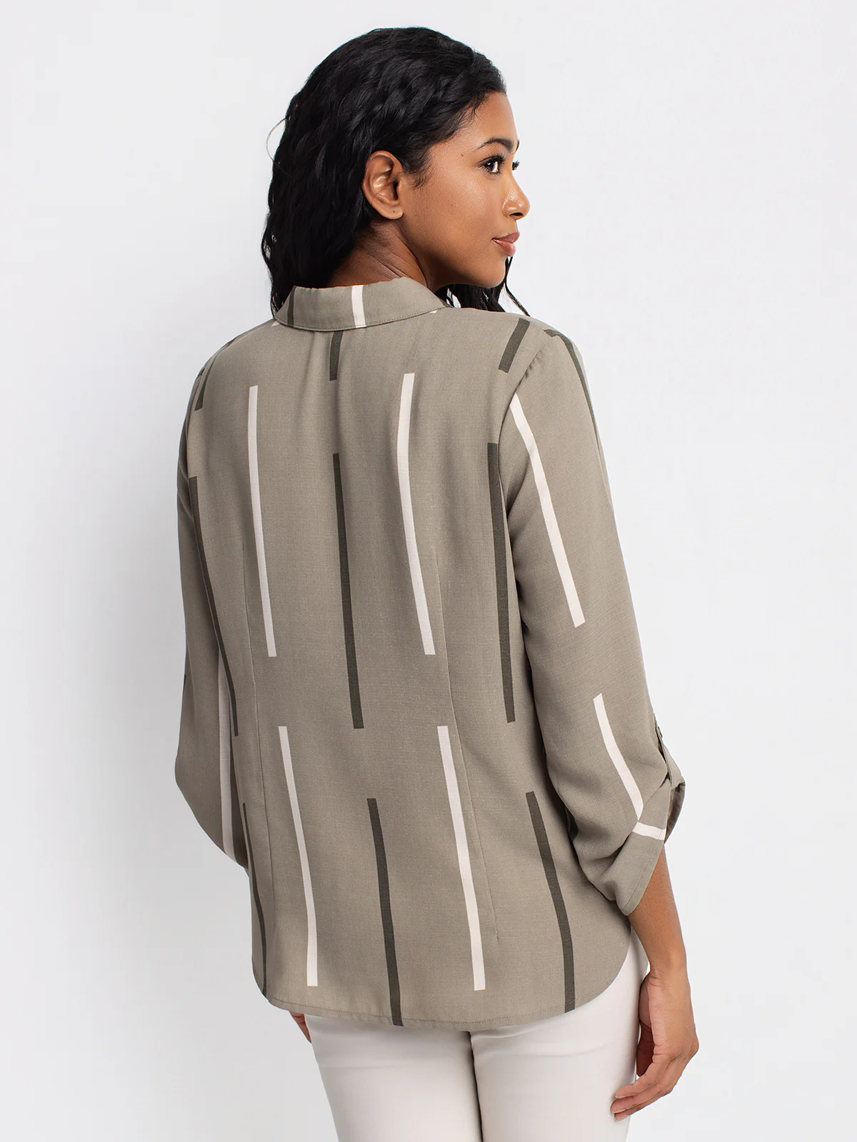Blouse semi-ajustée à manches 3/4 avec boutons - Image 10