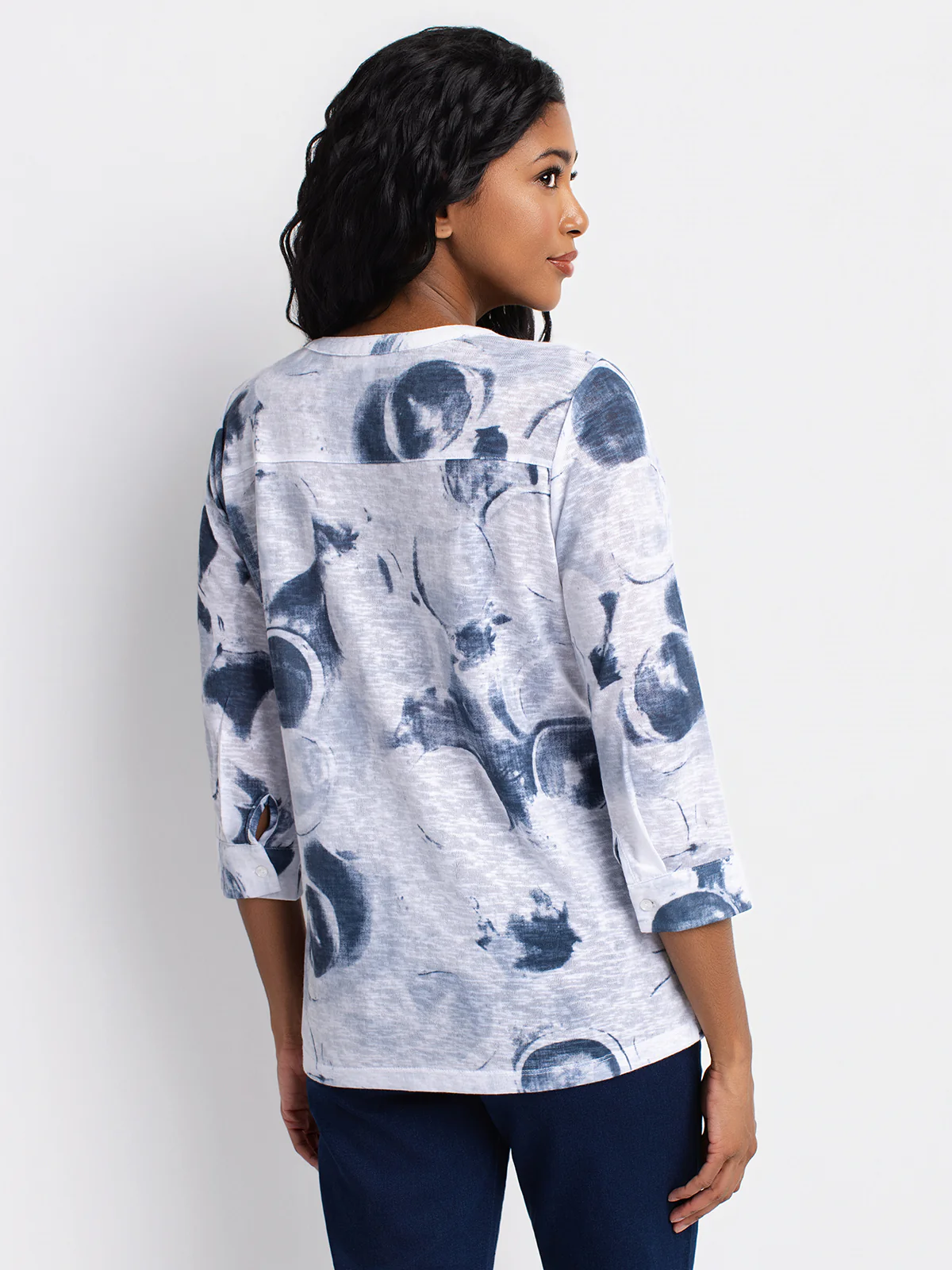 Blouse semi-ajustée à manches 3/4 avec boutons - Image 6