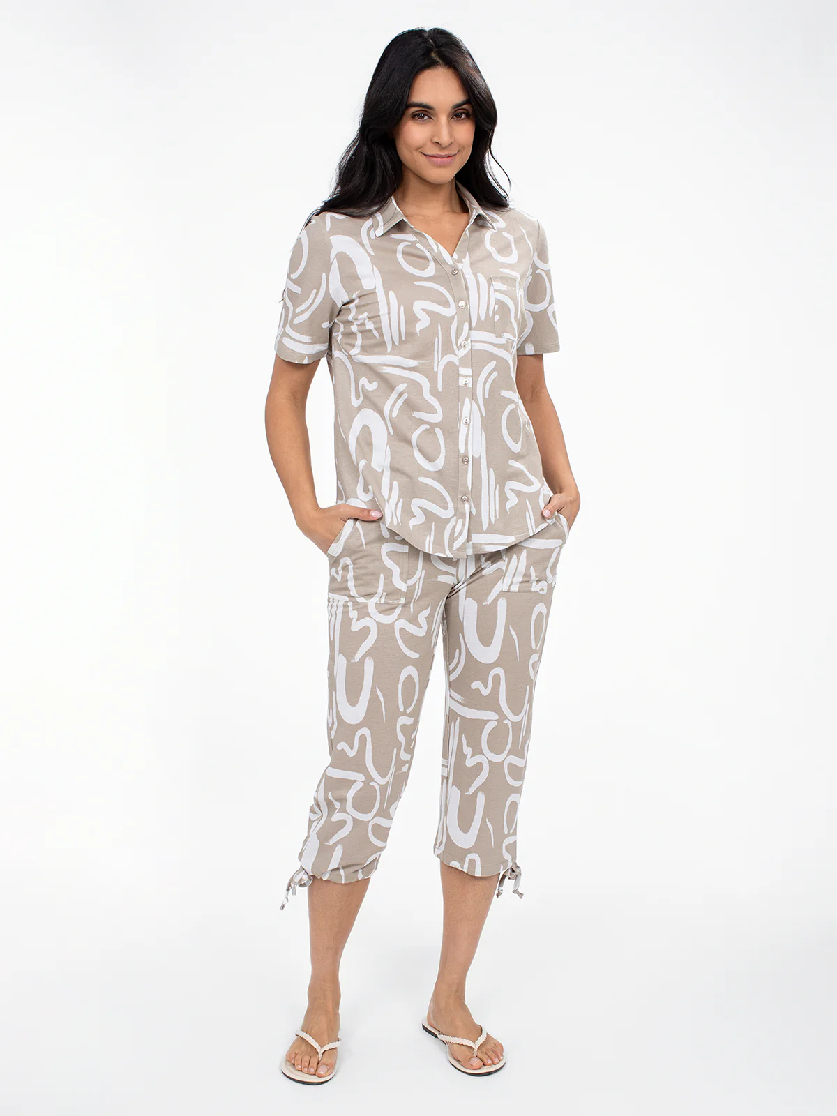 Blouse semi-ajustée à manches courtes avec boutons - Image 2