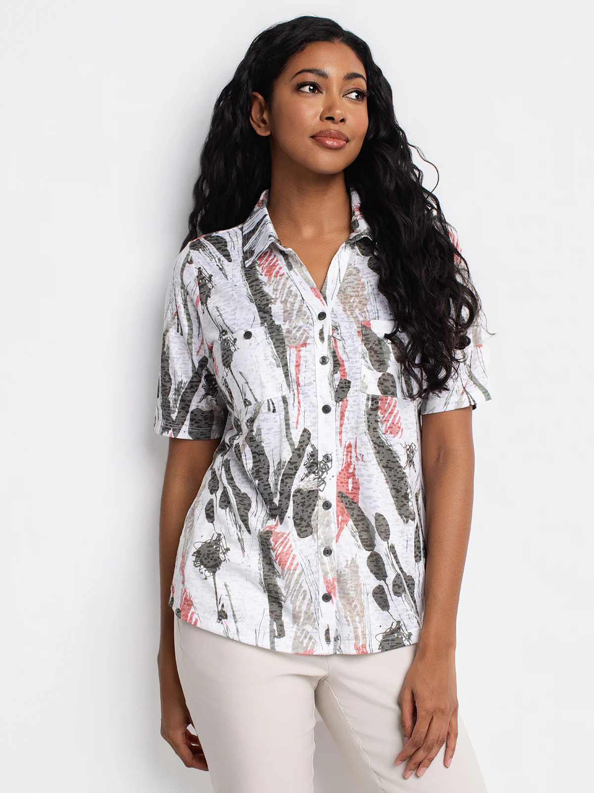 Blouse semi-ajustée à manches courtes avec boutons - Image 9