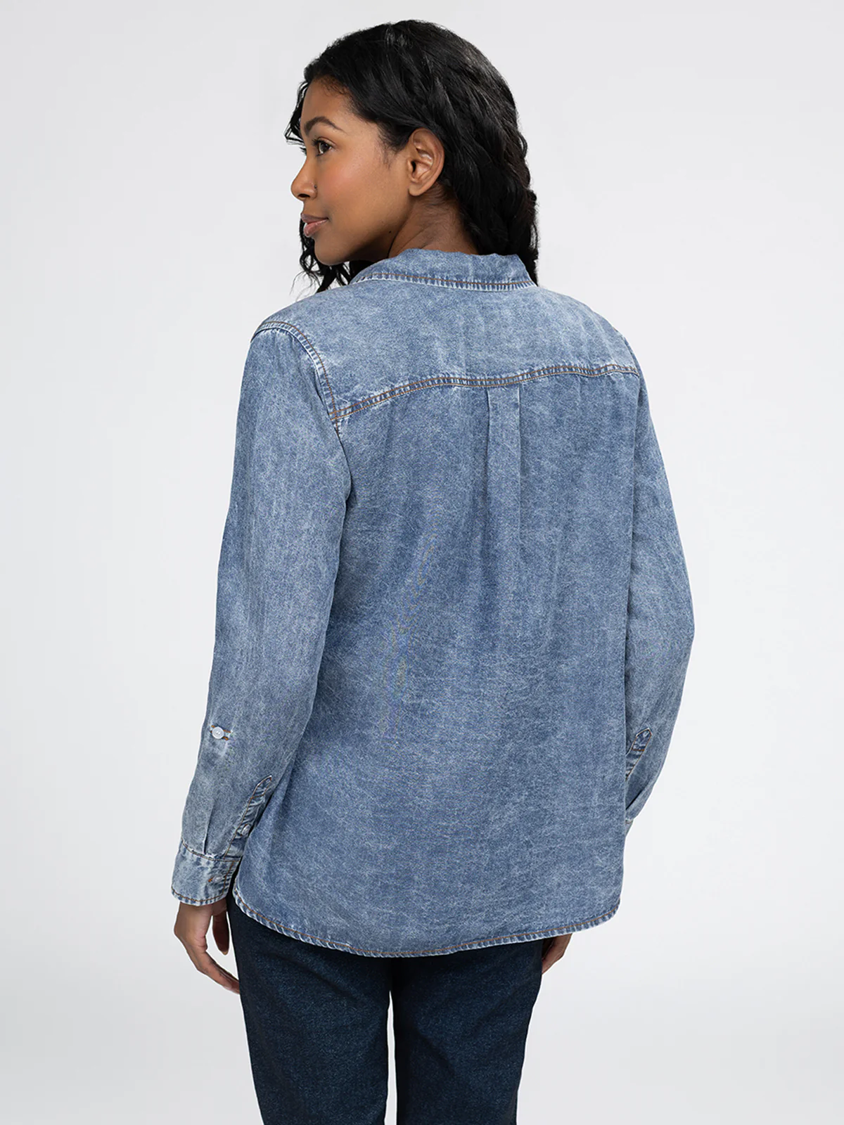 Blouse semi-ajustée à manches longues avec boutons - Image 3