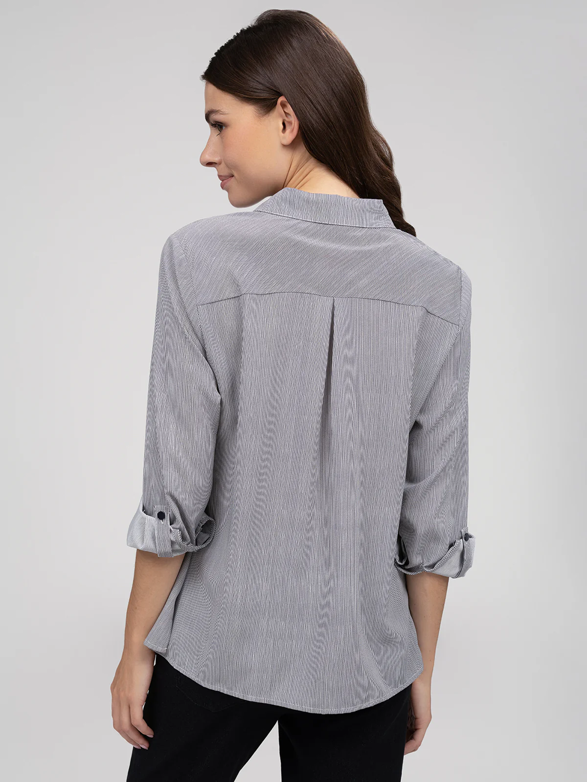 Blouse semi-ajustée à manches longues avec boutons - Image 3