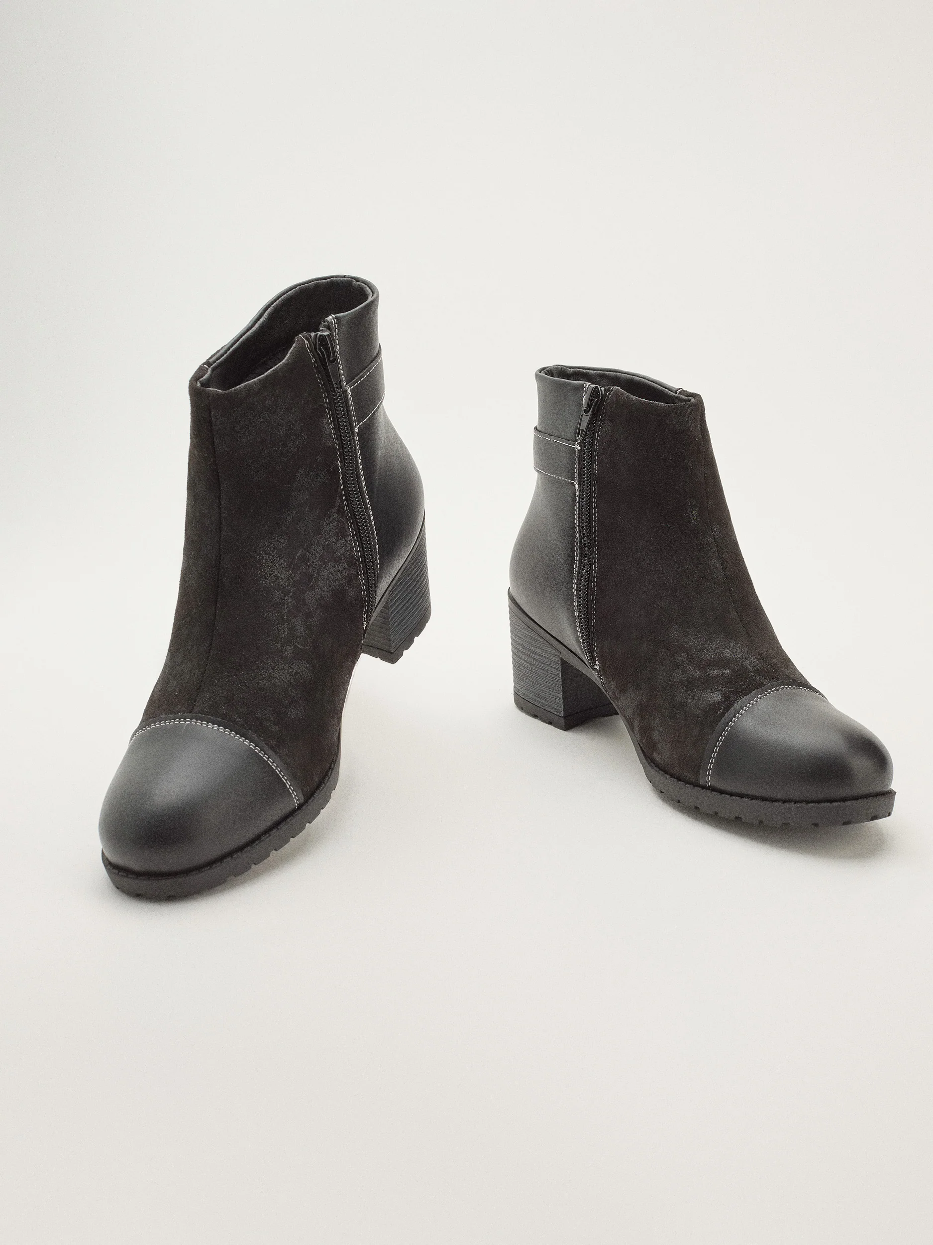 Bottes à talons - Image 2