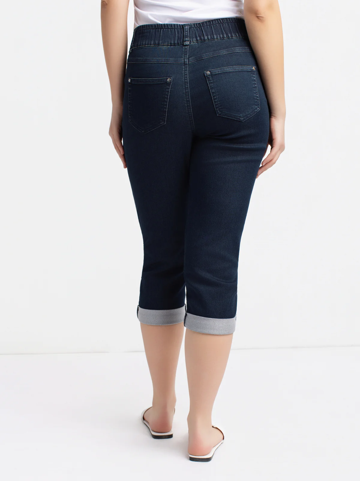 Capri en denim droit semi-ajusté - Image 12