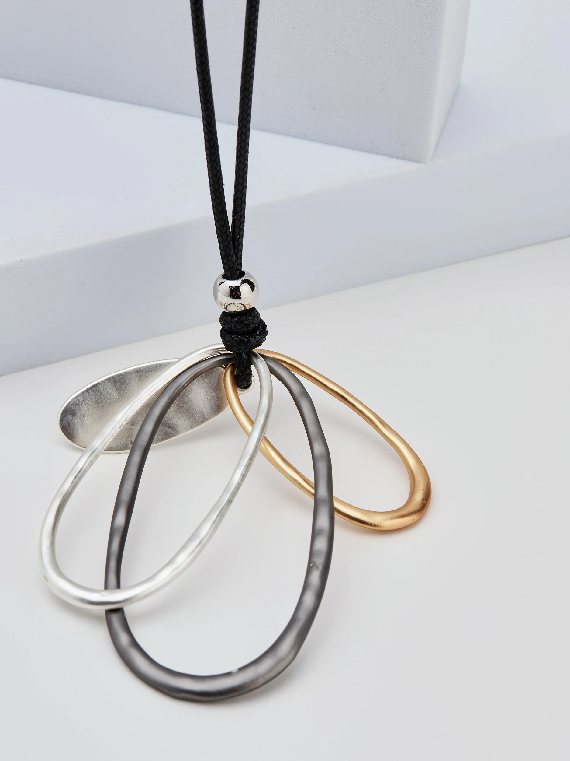 Collier - Image 4