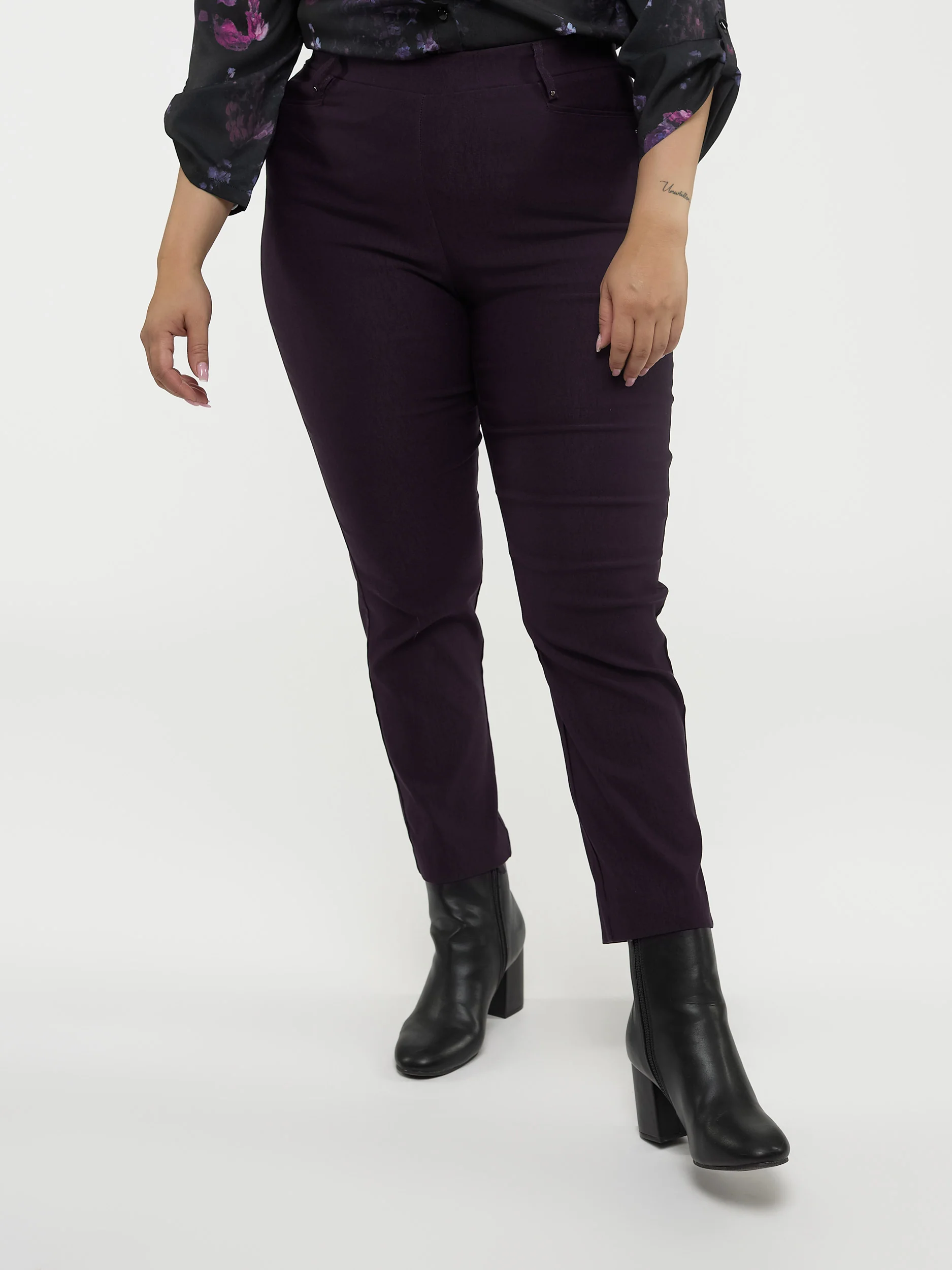 Pantalon droit semi-ajusté à enfiler - Petite - Image 18