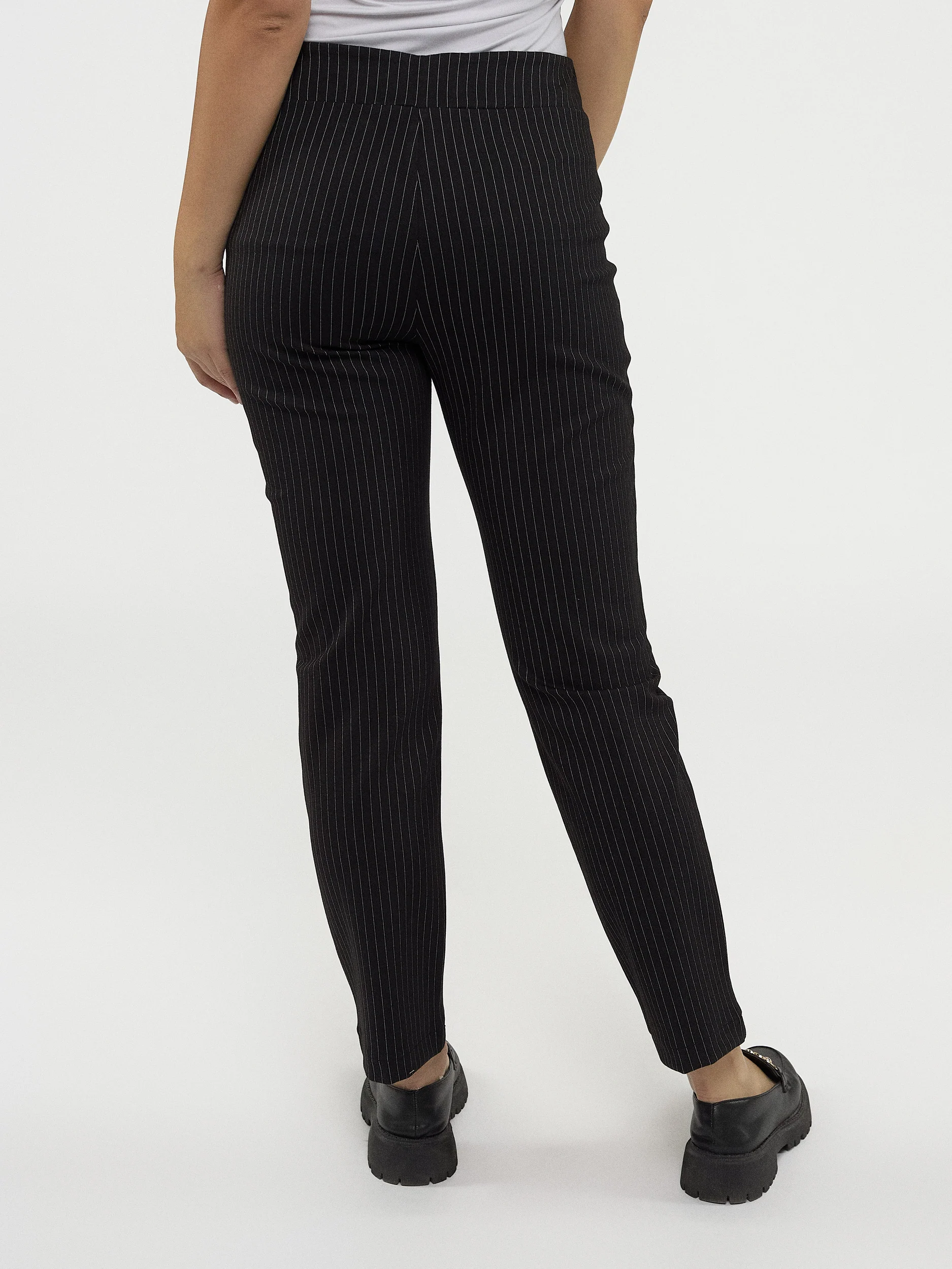 Pantalon droit semi-ajusté à enfiler - Petite - Image 7