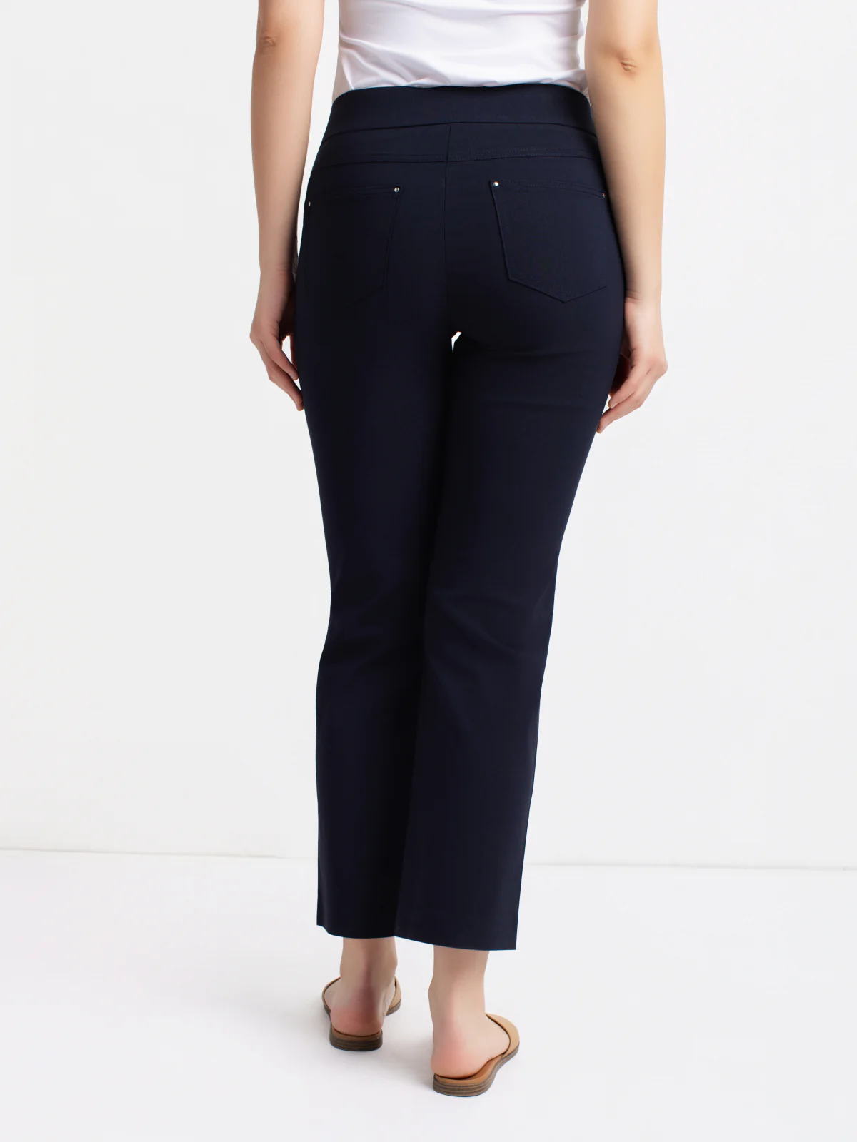 Pantalon droit semi-ajusté à enfiler - Petite - Image 11
