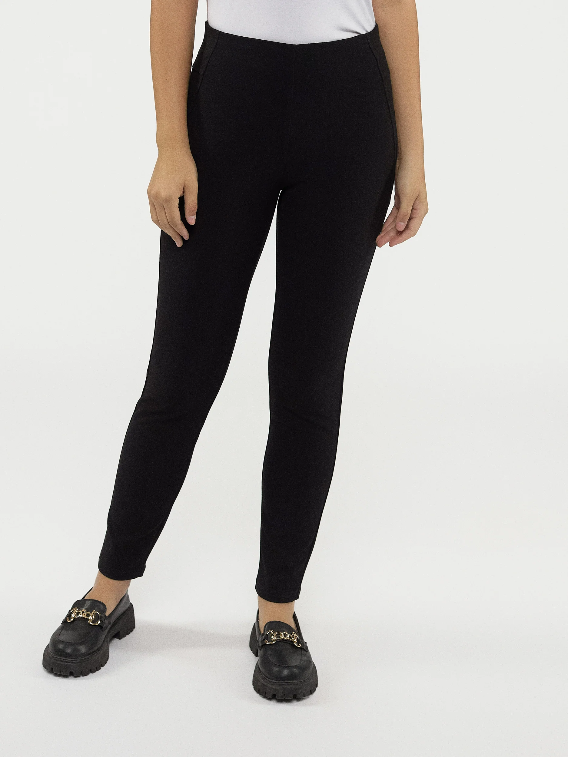 Pantalon étroit ajusté à la cheville à enfiler