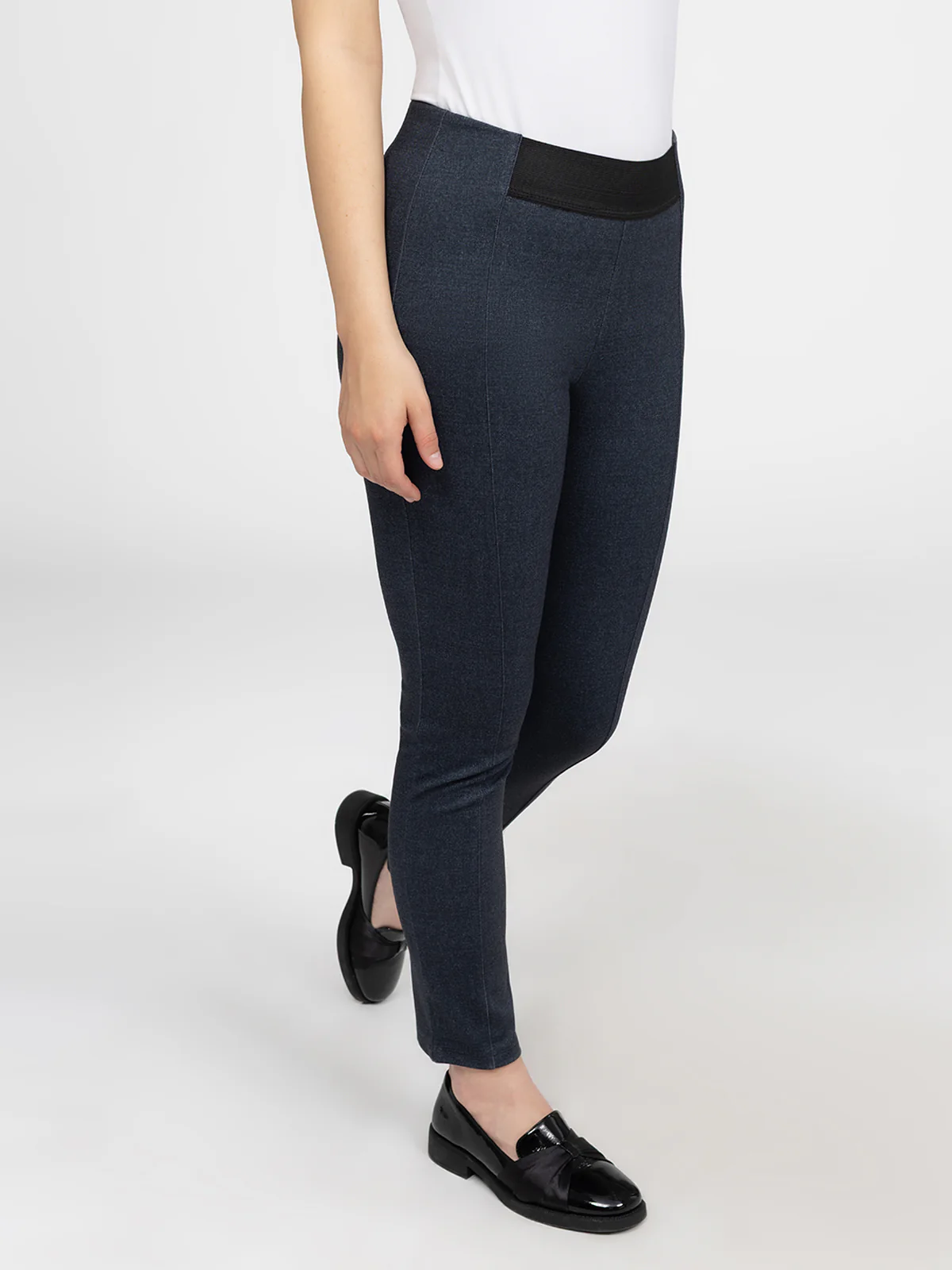 Pantalon étroit semi-ajusté à enfiler - Image 6