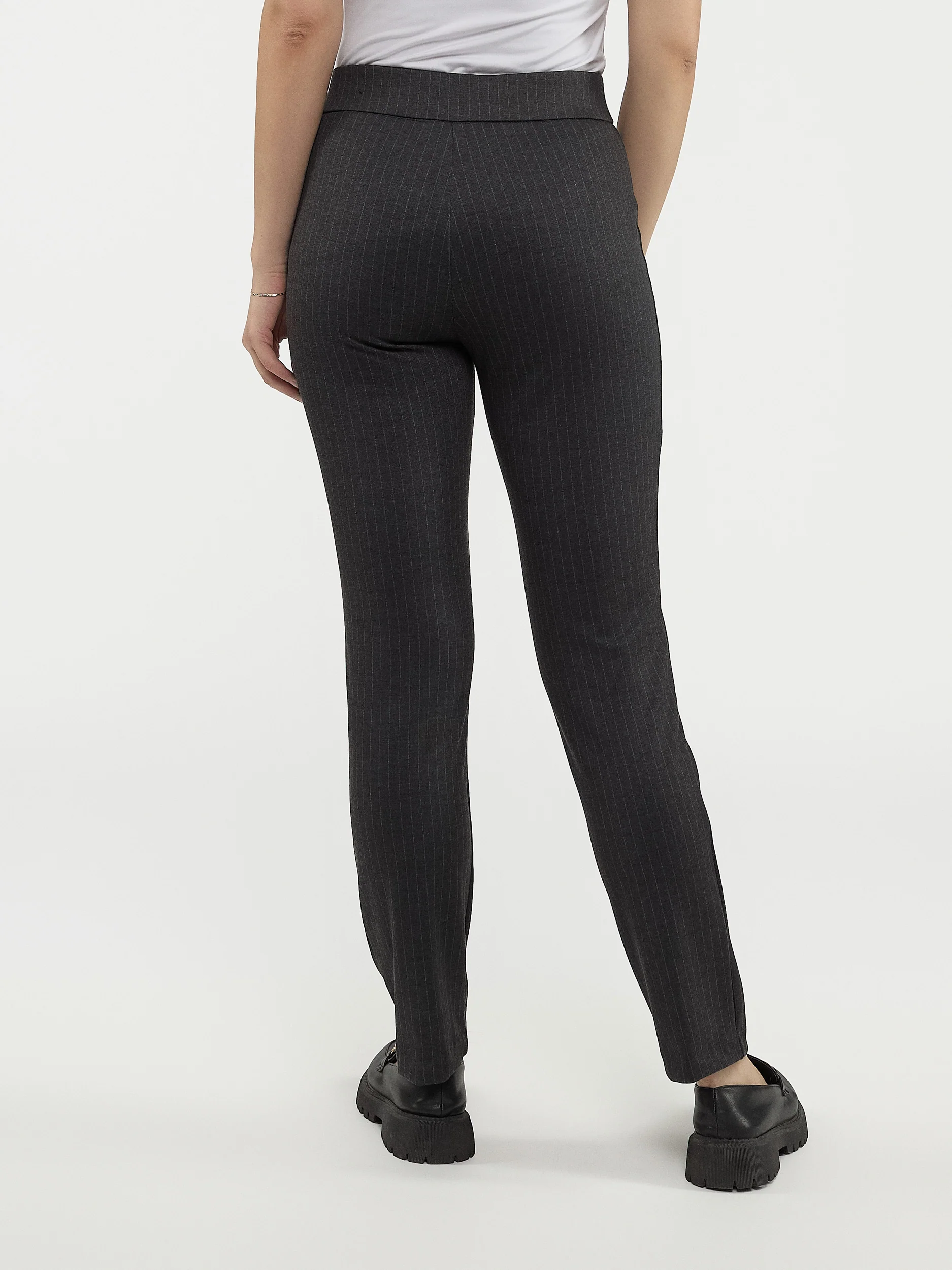 Pantalon habillé étroit semi-ajusté à enfiler - Image 7