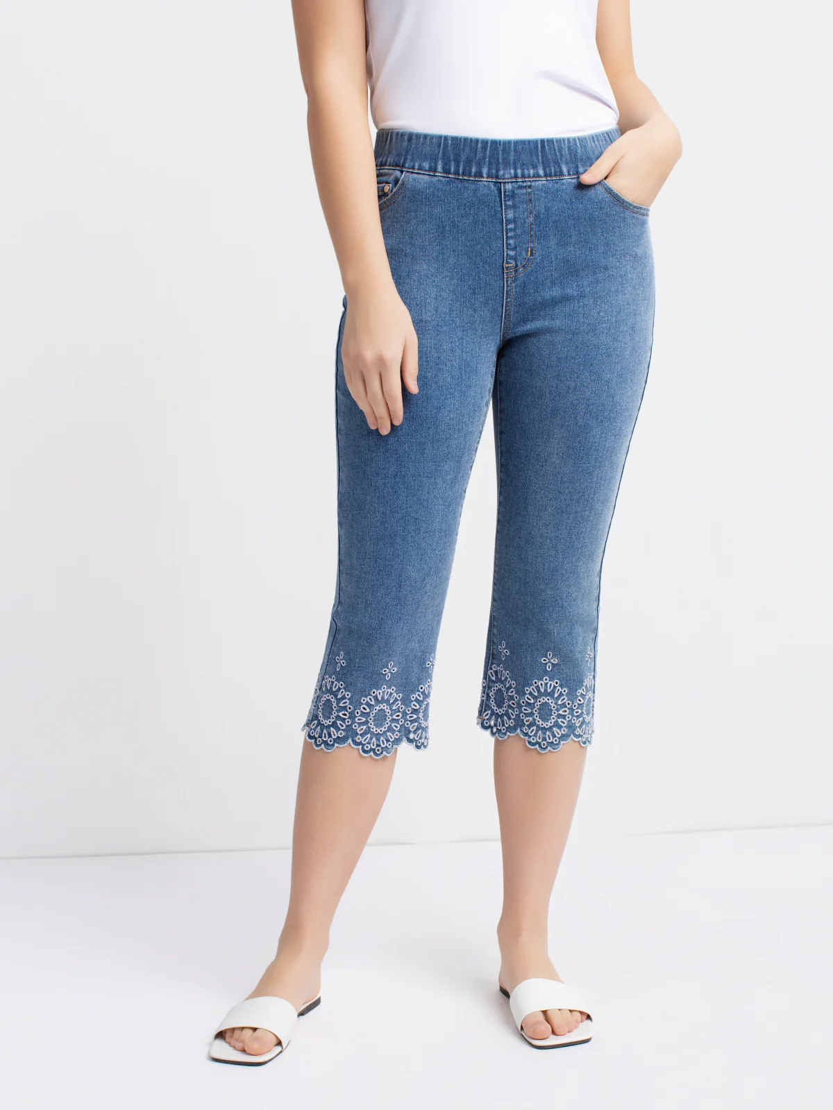 Pantalon longueur trois-quarts en denim - Image 4