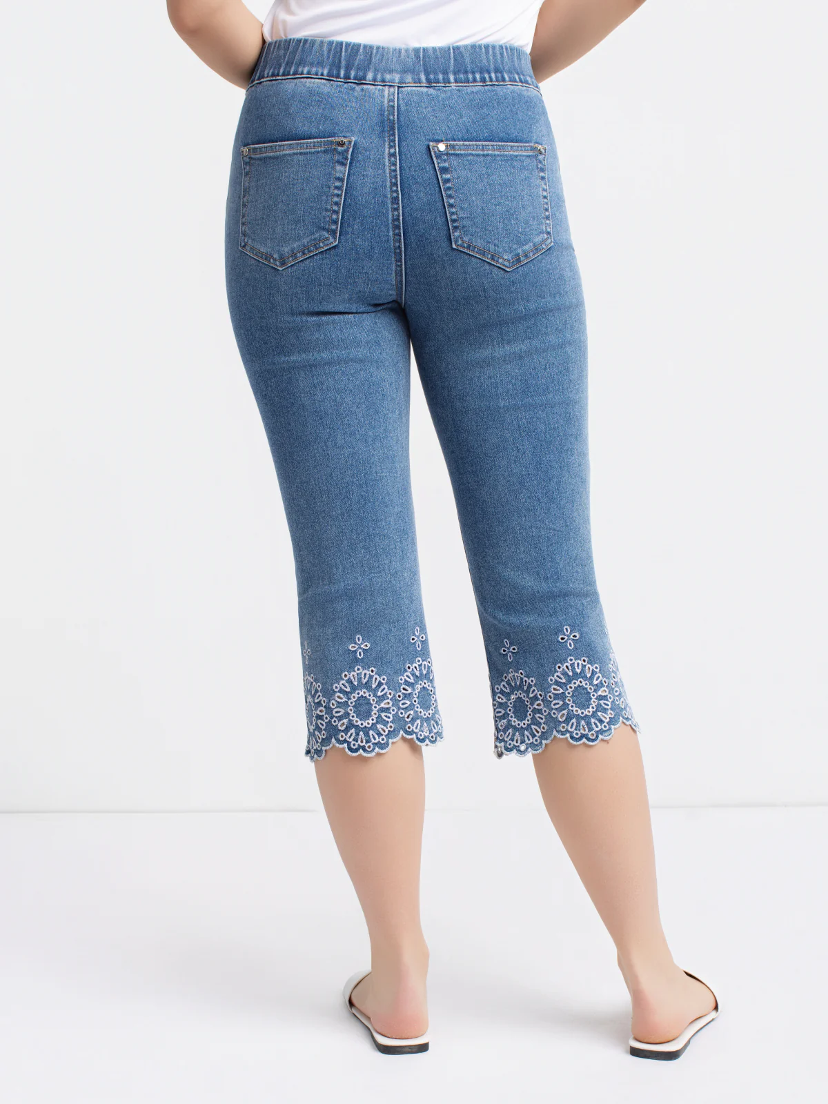 Pantalon longueur trois-quarts en denim - Image 5
