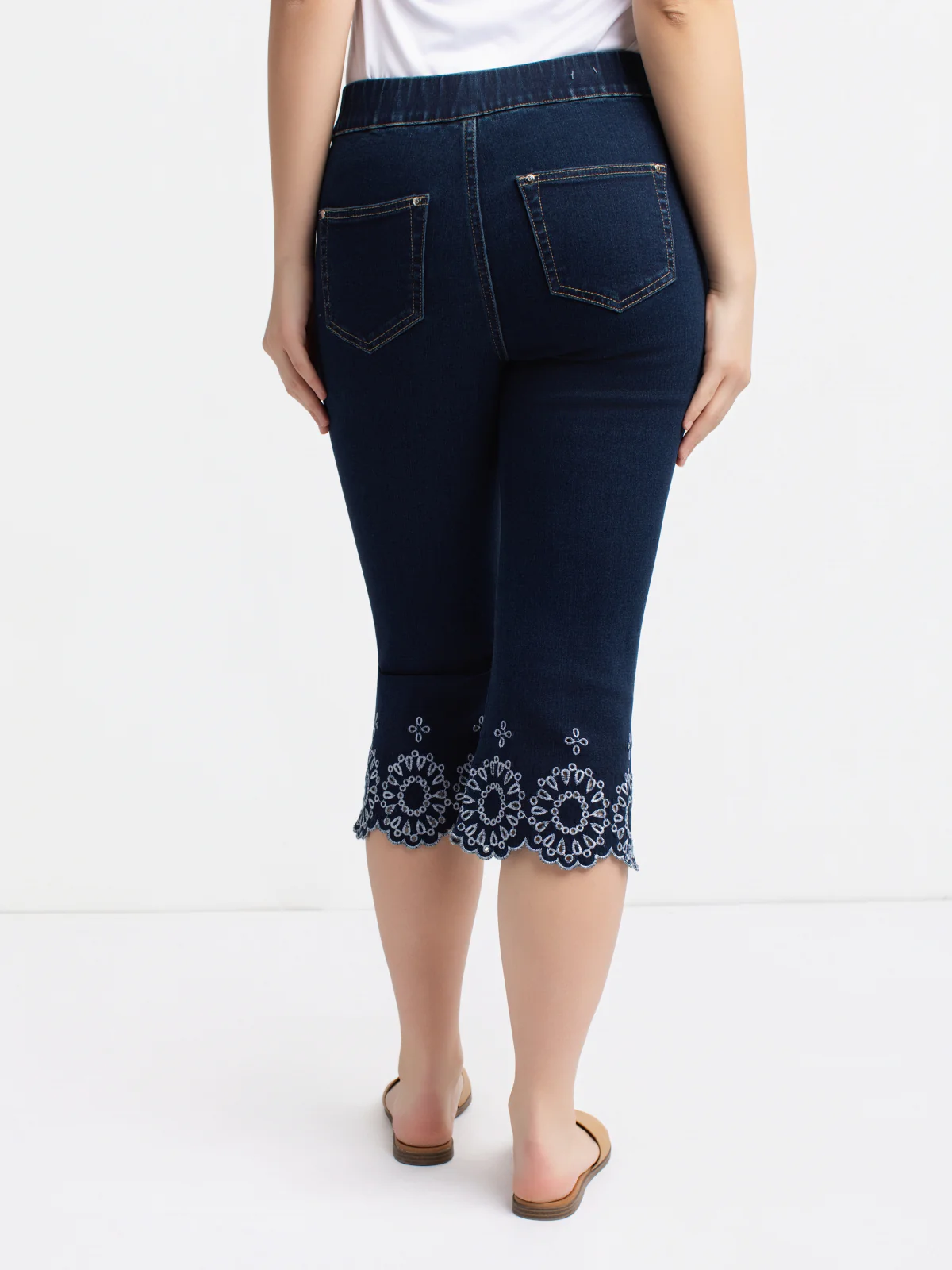 Pantalon longueur trois-quarts en denim - Image 8