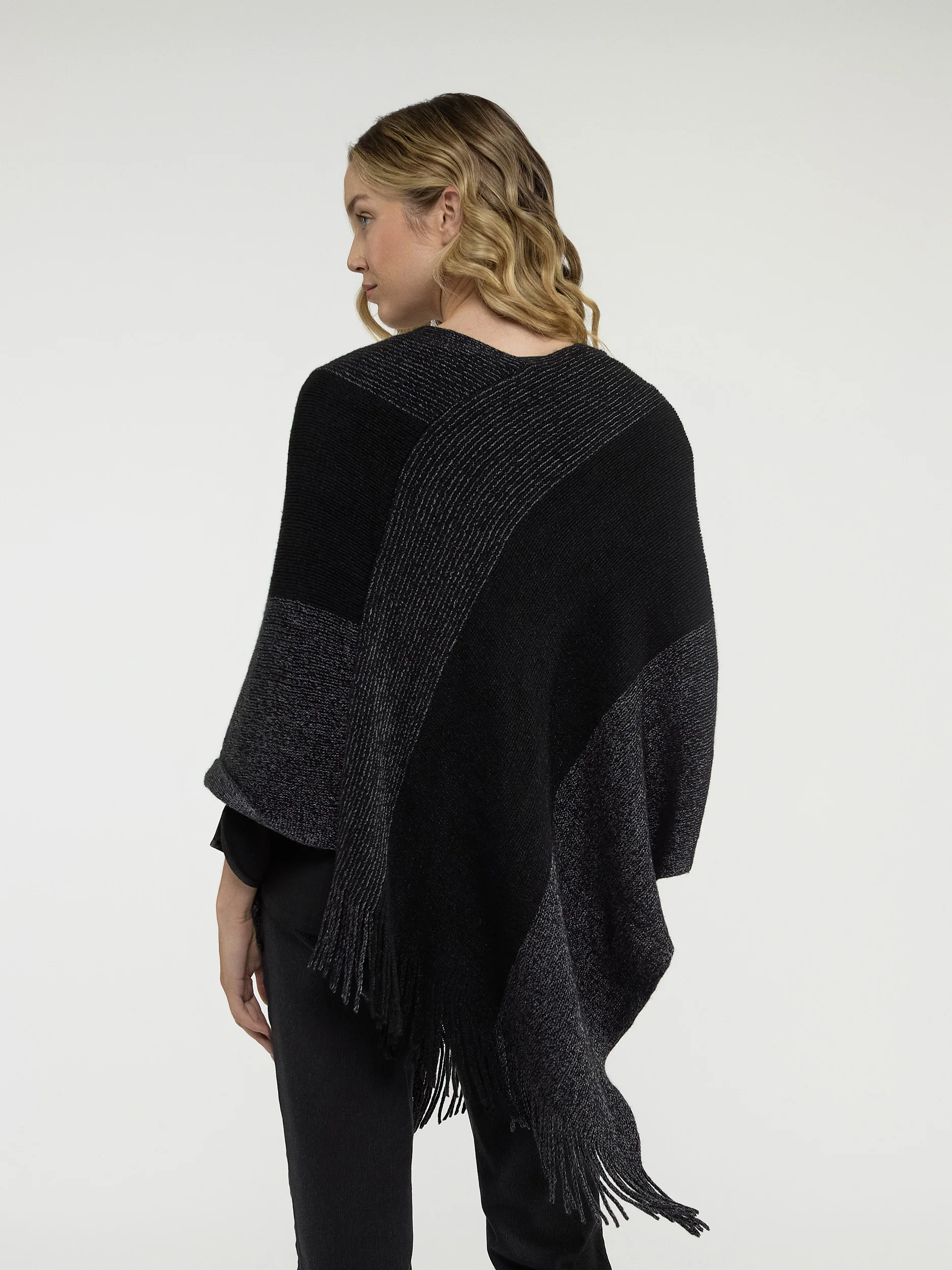 Poncho en tricot - Image 4