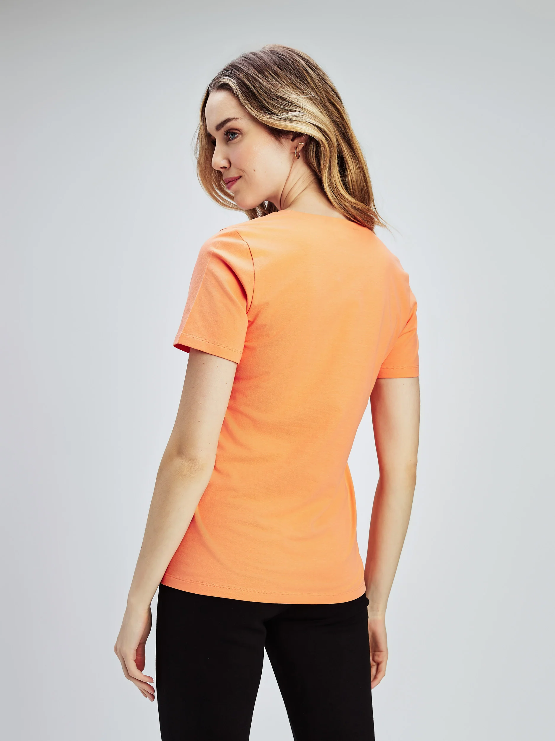 T-shirt semi-ajusté à manches courtes - Image 26